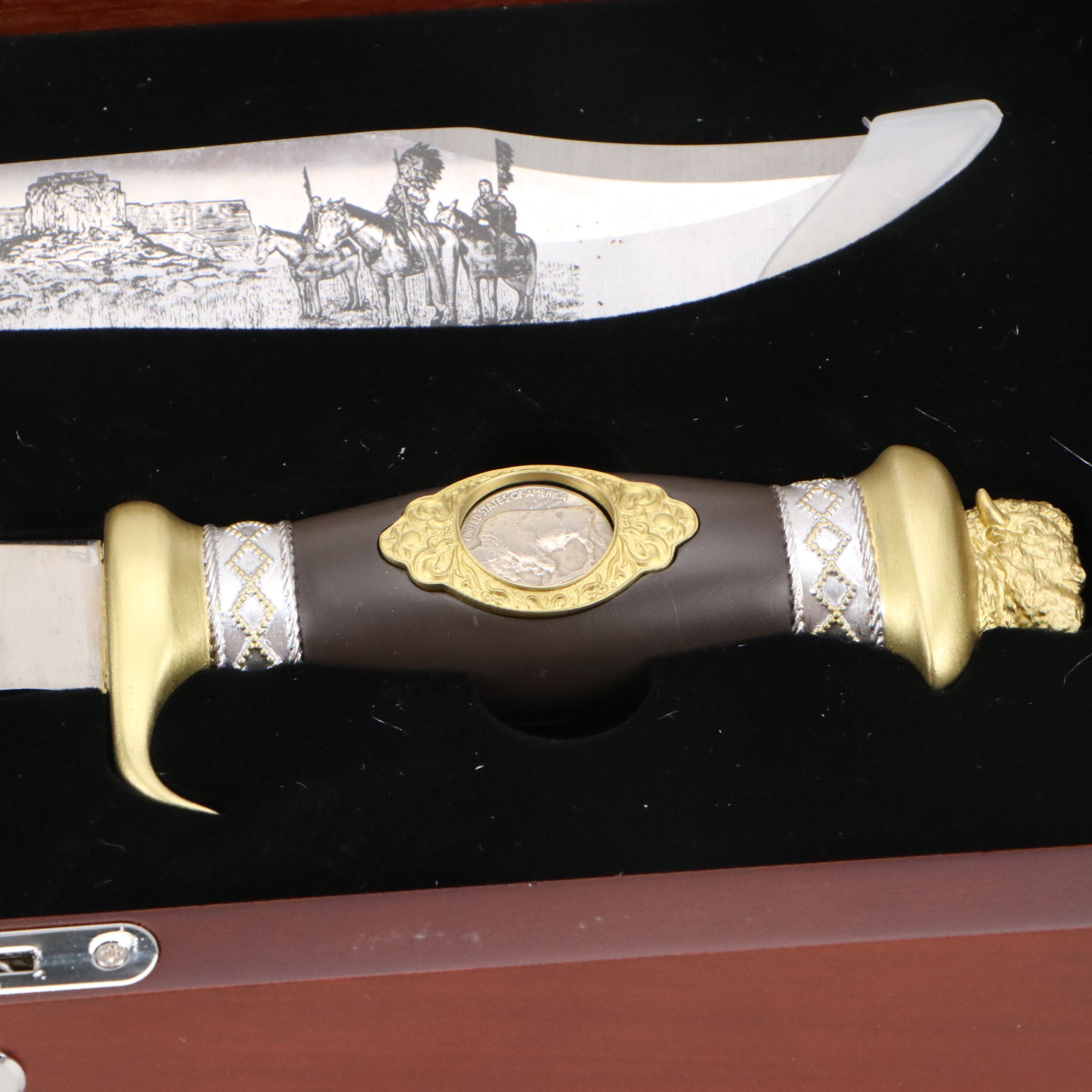 Danbury Mint Buffalo Nickel Bowie Knife Set with Pictorial Blade Etching