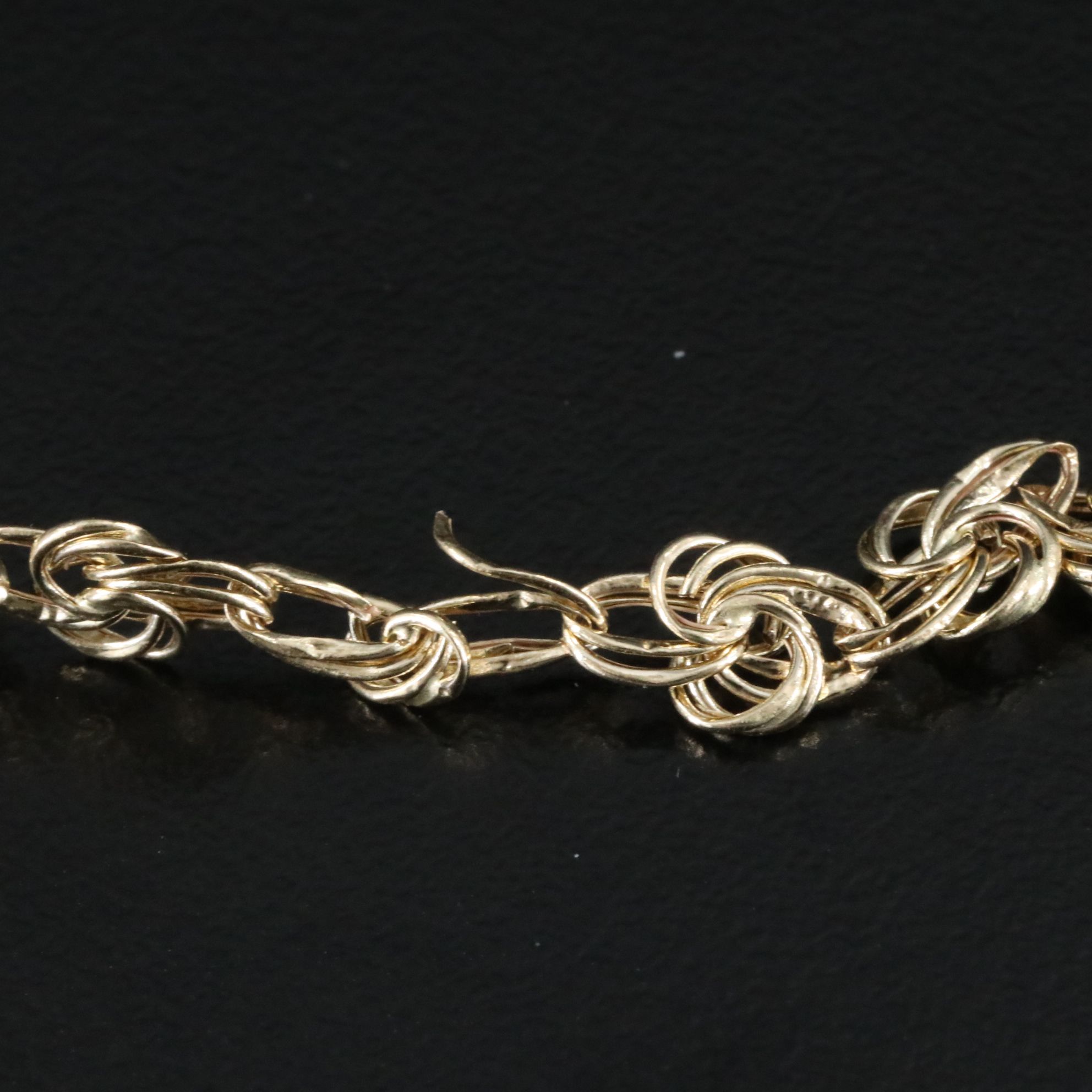 14K Knot Link Bracelet