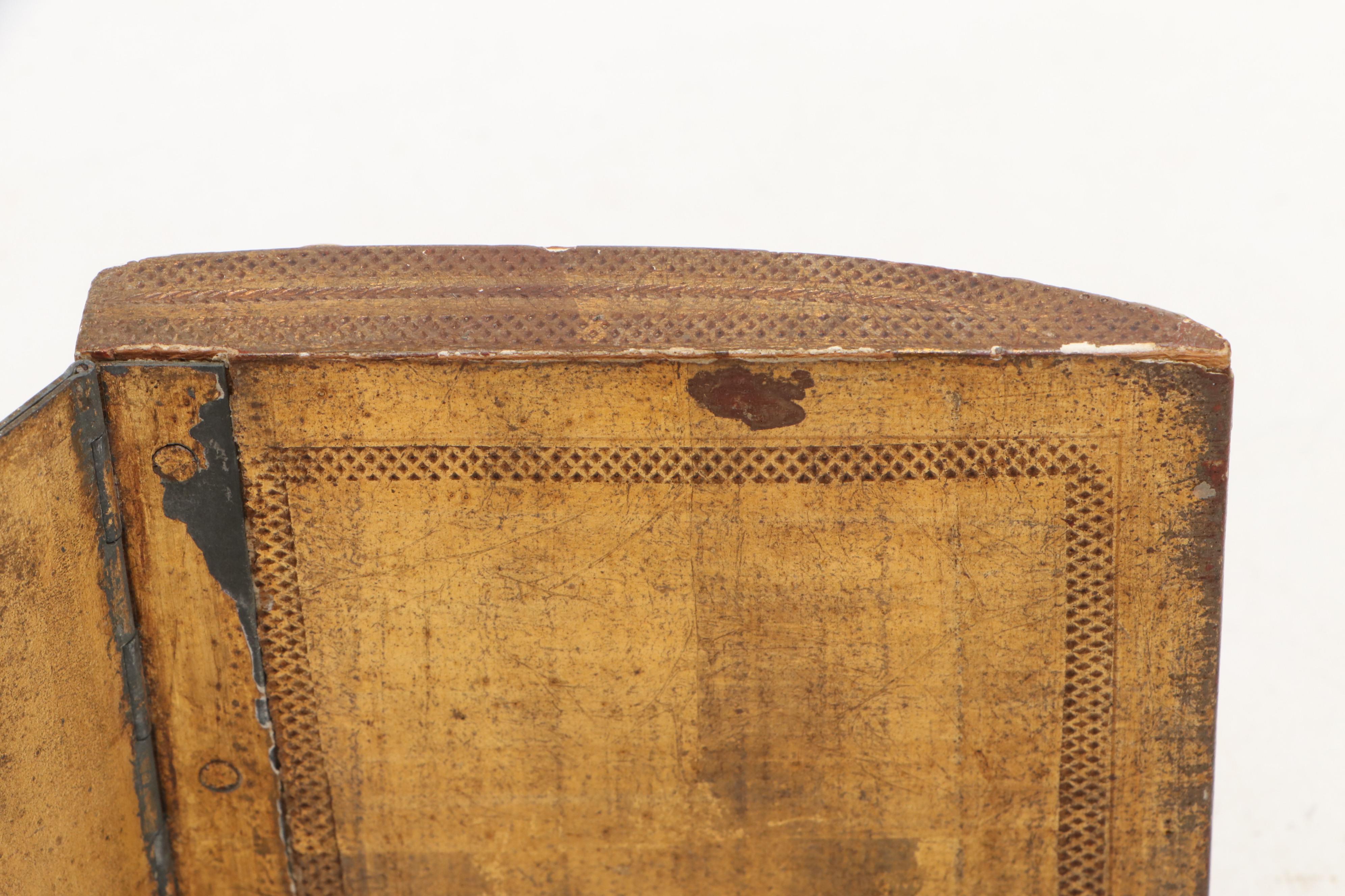 Florentine Armorial Papier-Mâché Bookends and Tray with Other Wooden Tray