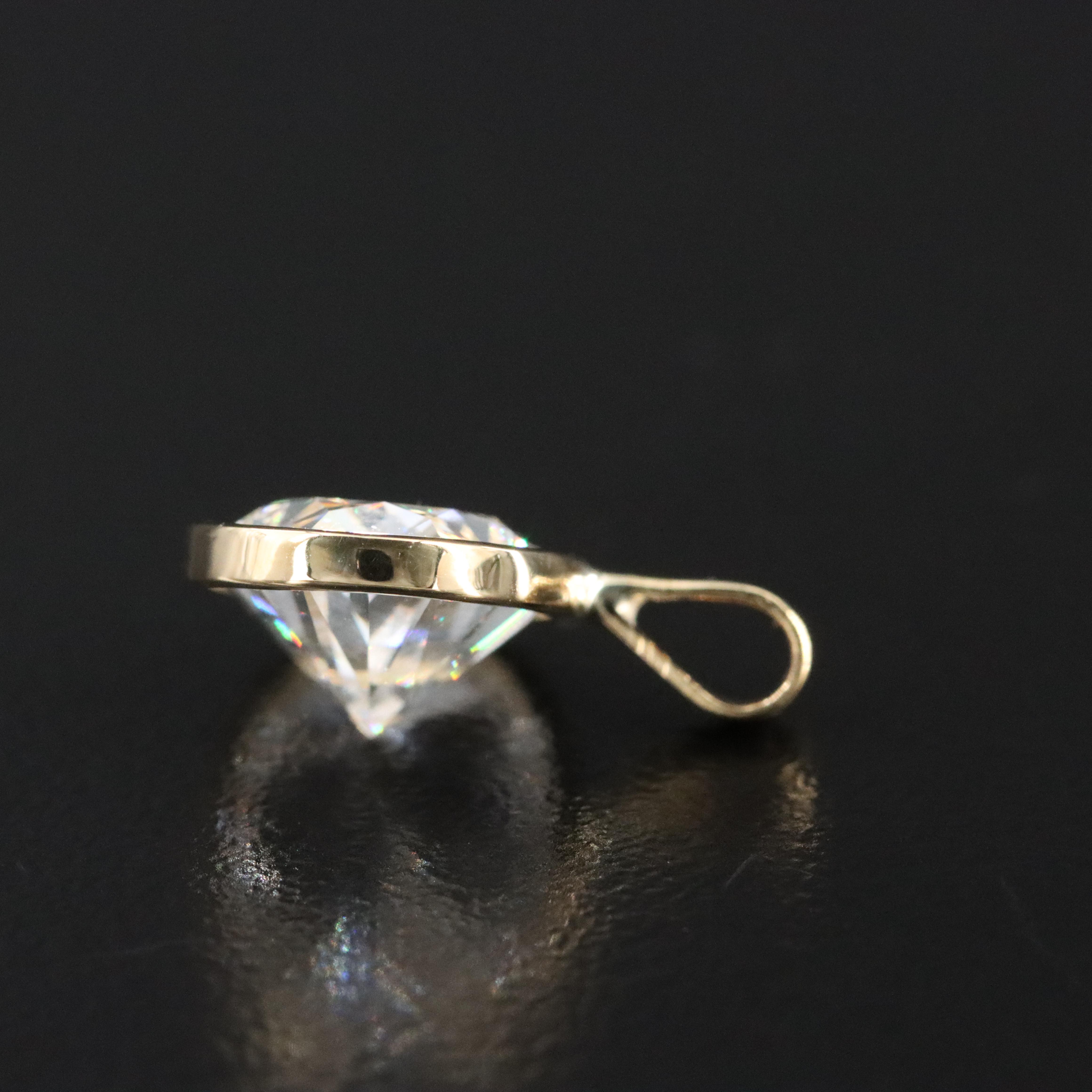 18K 3.32 CT Lab Grown Diamond Pendant with IGI Report