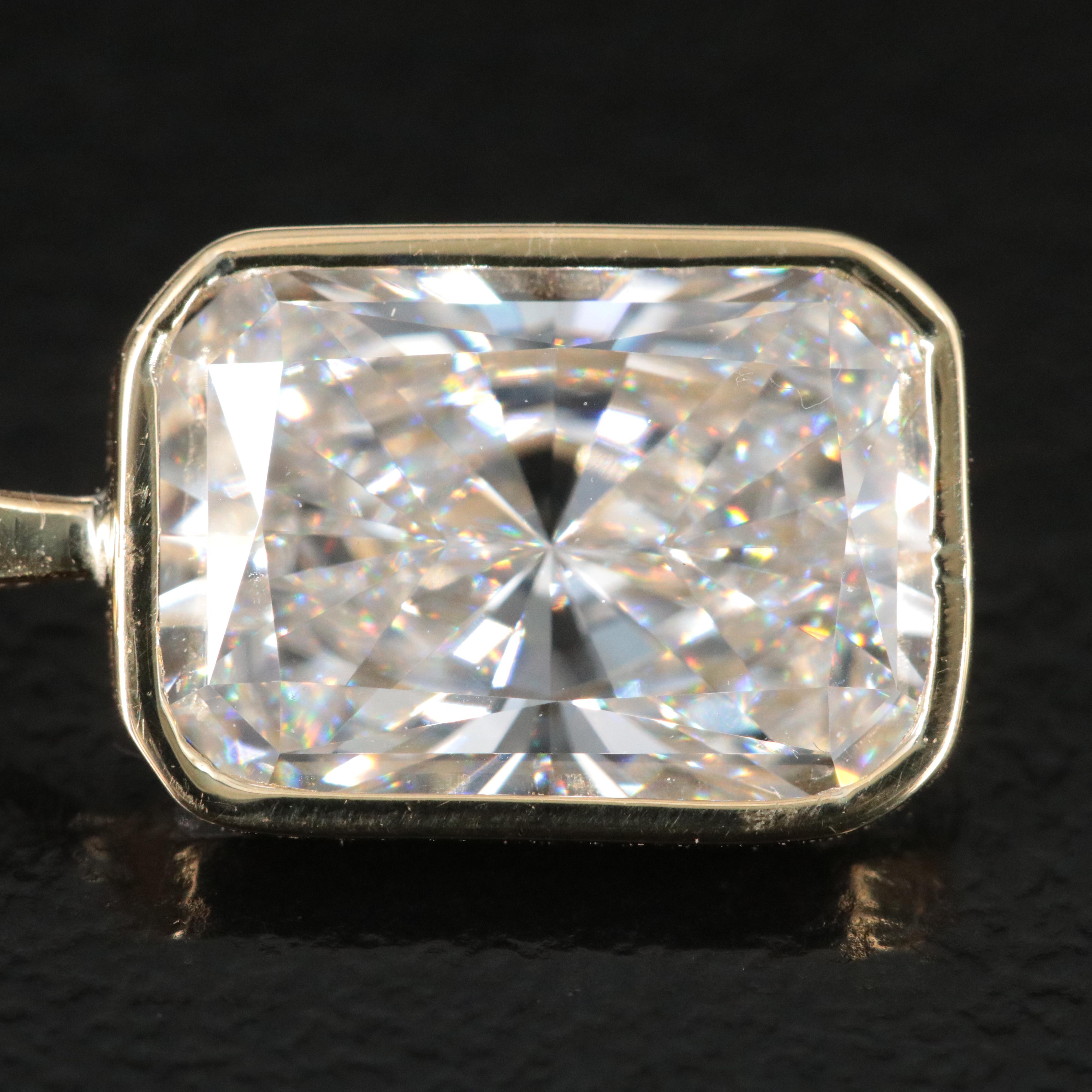 18K 3.04 CT Lab Grown Diamond Pendant with IGI Report