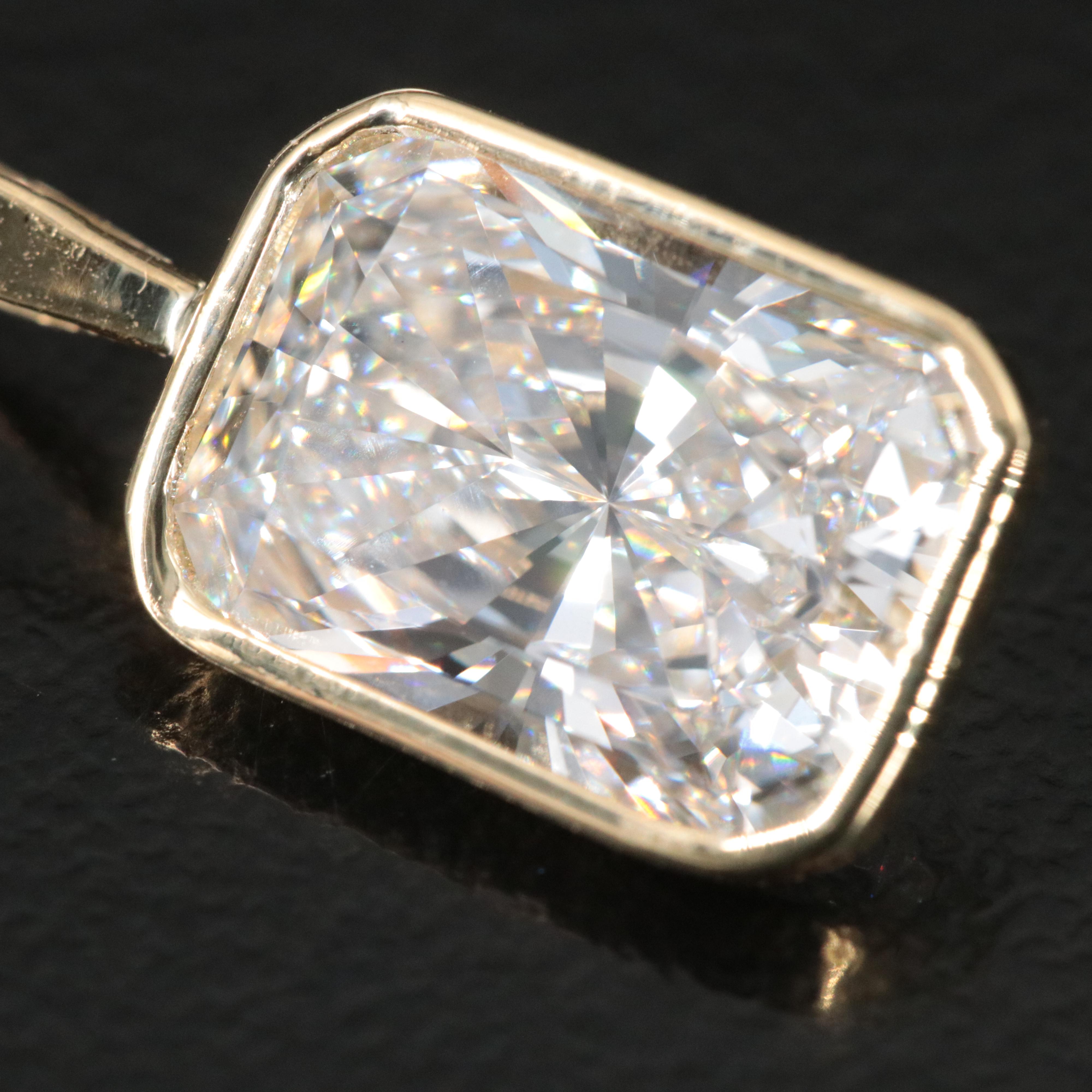 18K 3.04 CT Lab Grown Diamond Pendant with IGI Report