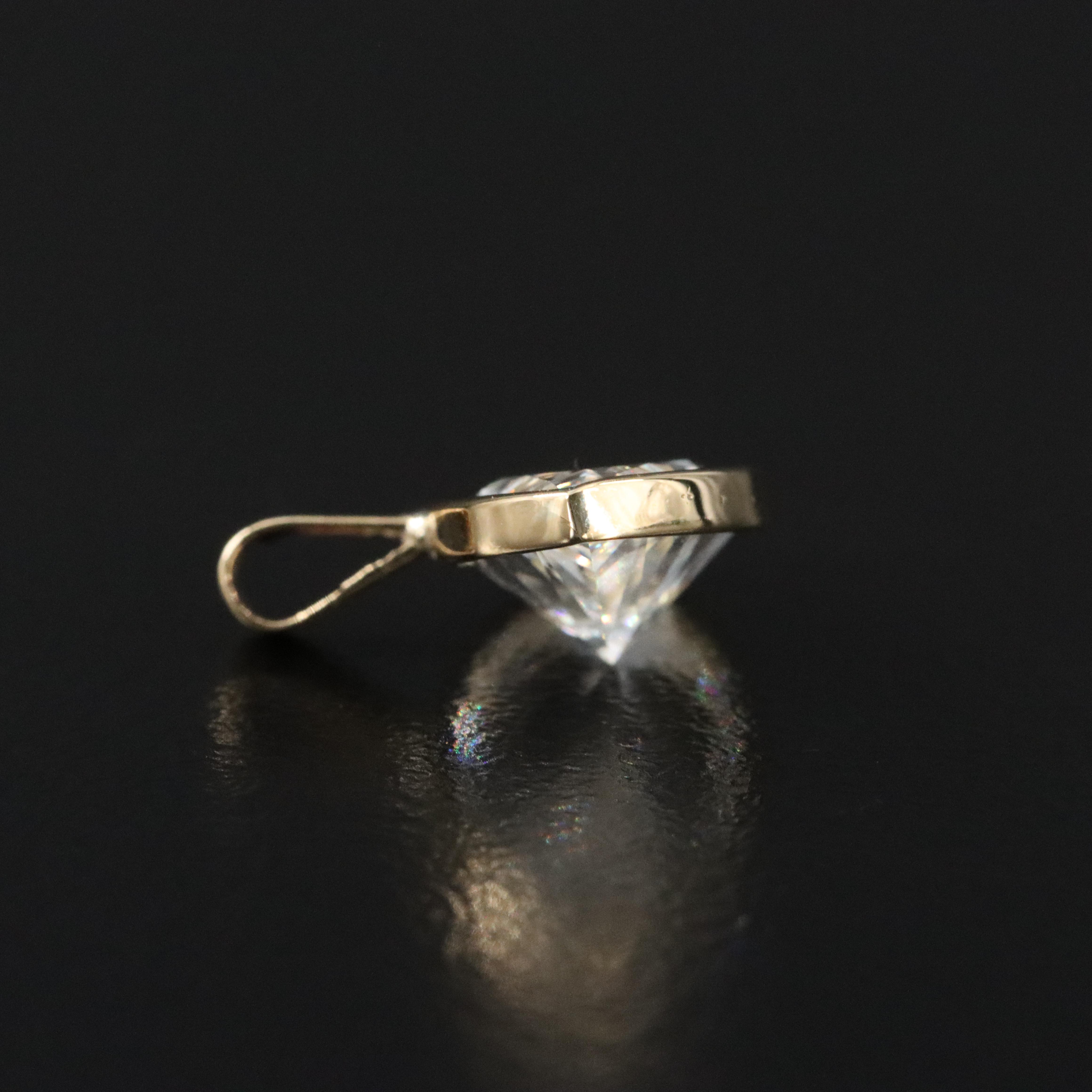 18K 3.09 CT Lab Grown Diamond Pendant with IGI Report