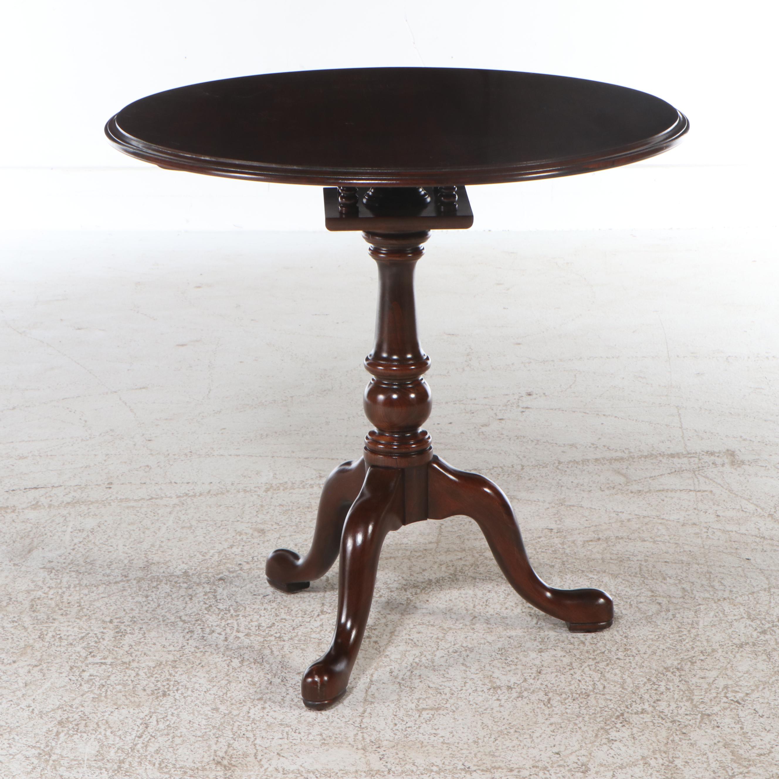 Ethan Allen Queen Anne Style Mahogany Tilt-Top Table