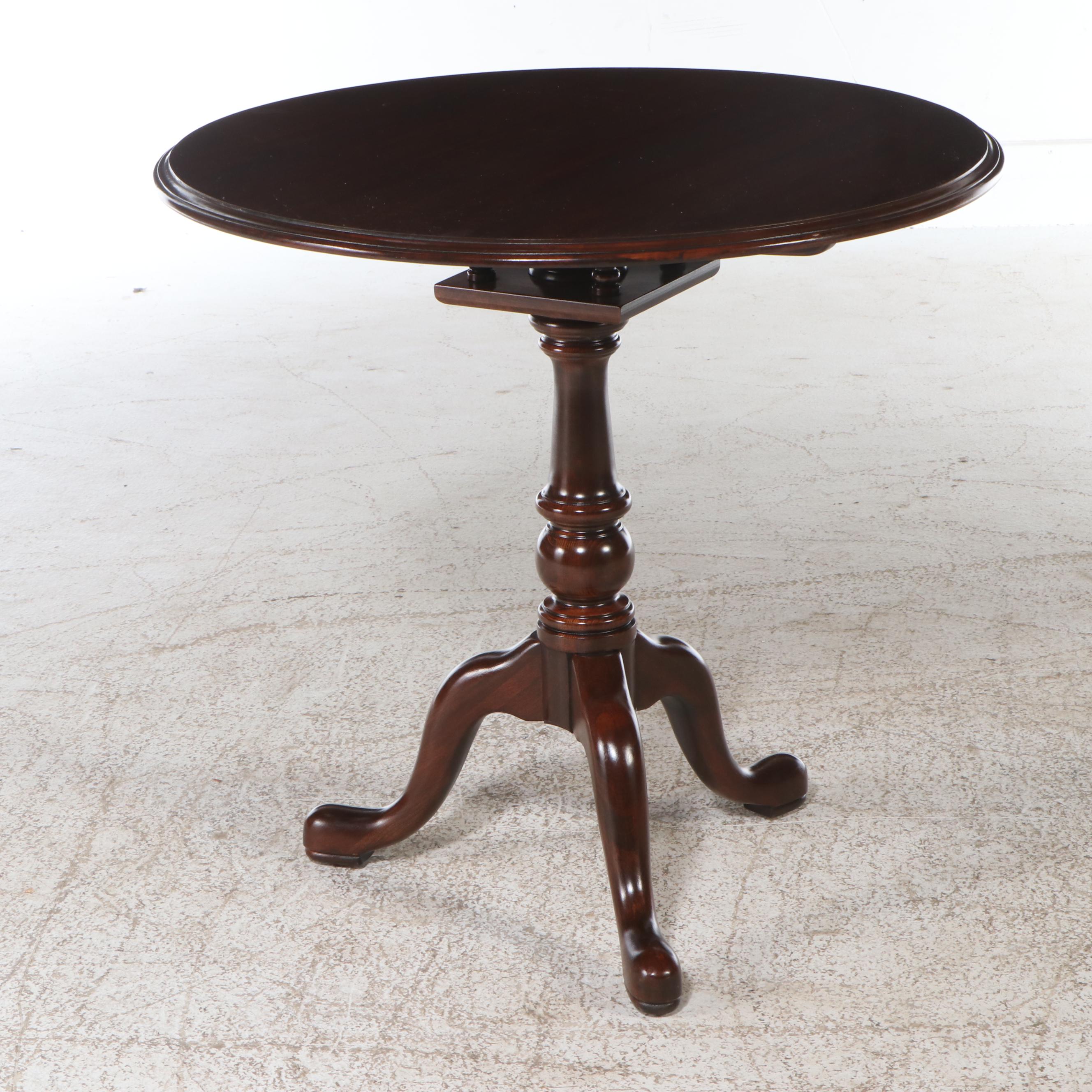 Ethan Allen Queen Anne Style Mahogany Tilt-Top Table