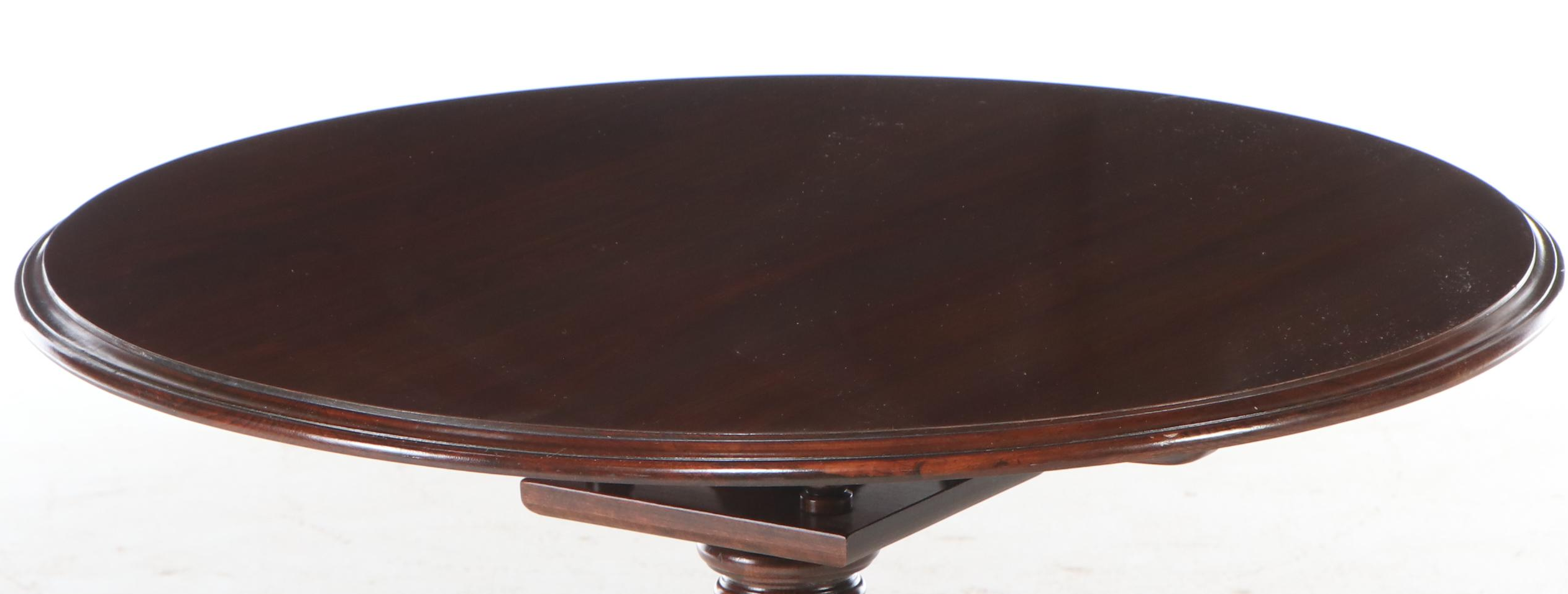 Ethan Allen Queen Anne Style Mahogany Tilt-Top Table