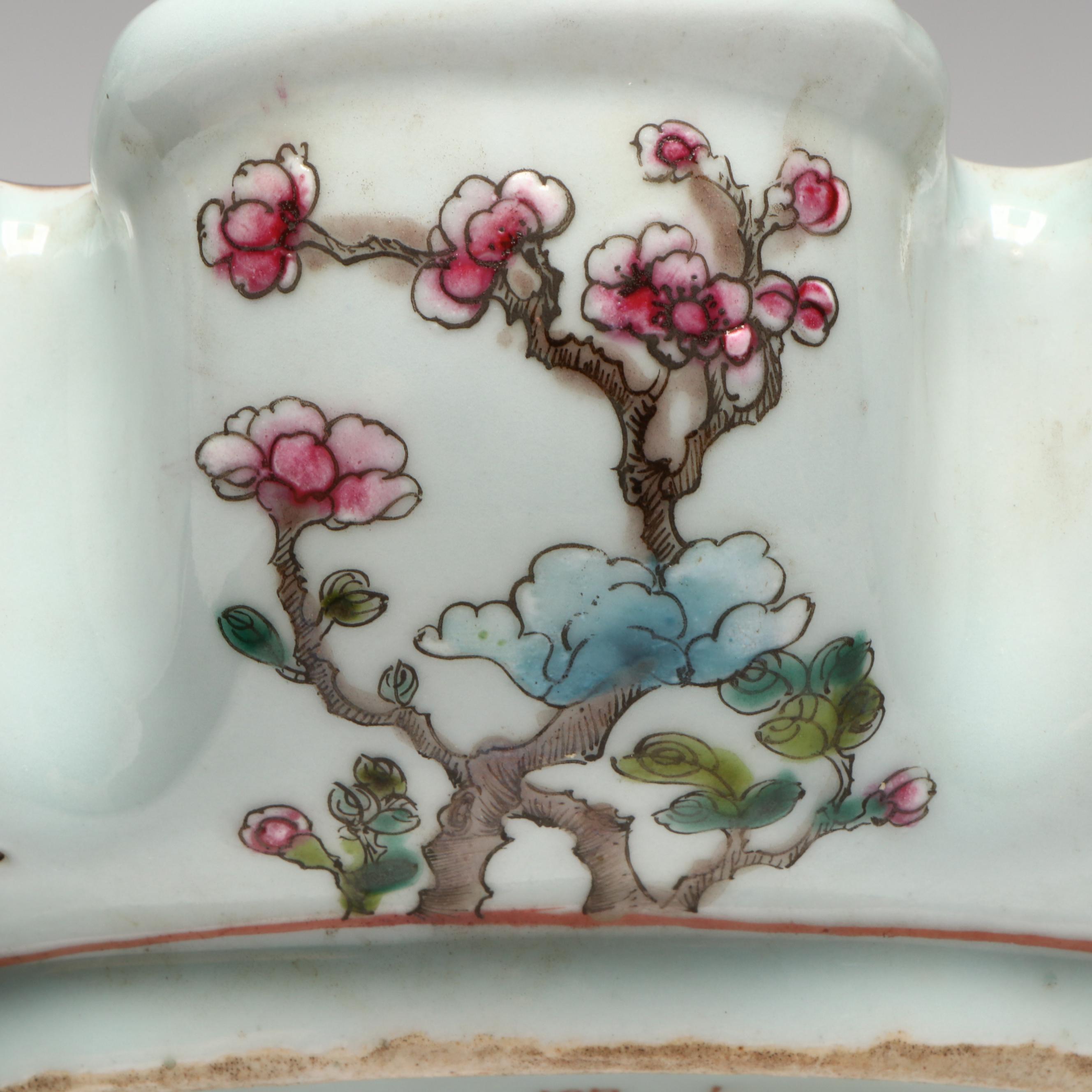 Antique Chinese Kangxi Porcelain Lobed Bowl