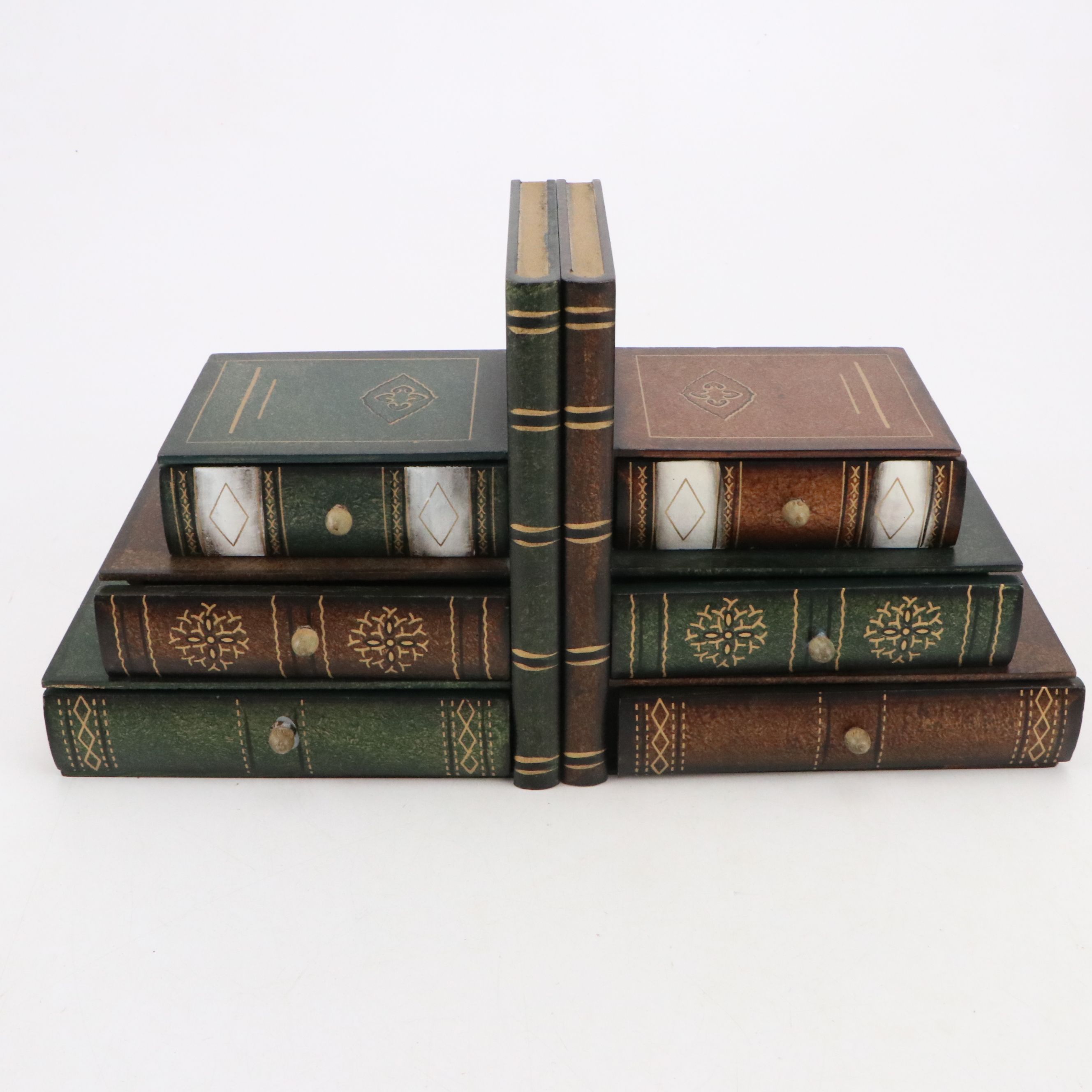 Maëzel Metronome with Shelf and Stand Bookends and Candlestick