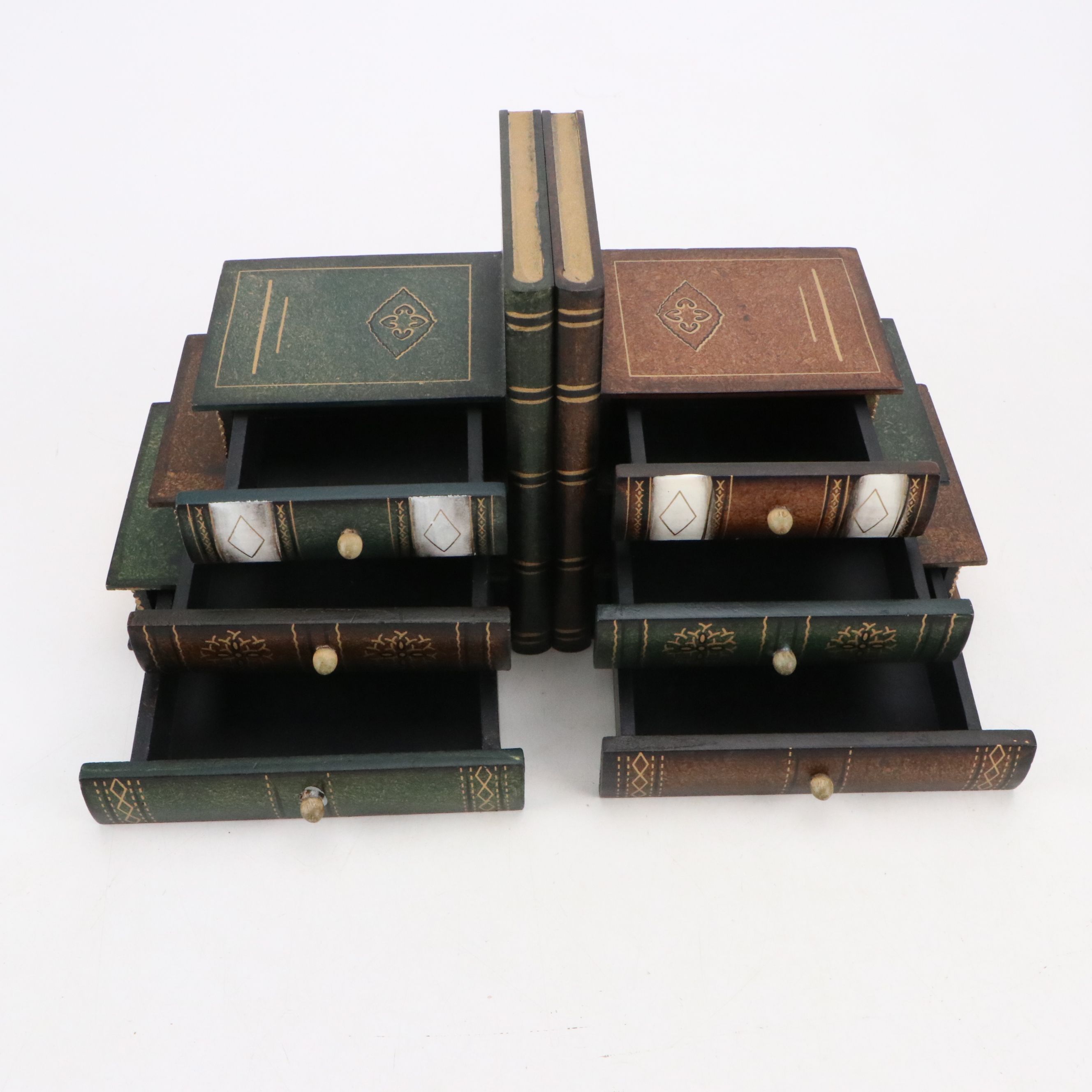 Maëzel Metronome with Shelf and Stand Bookends and Candlestick