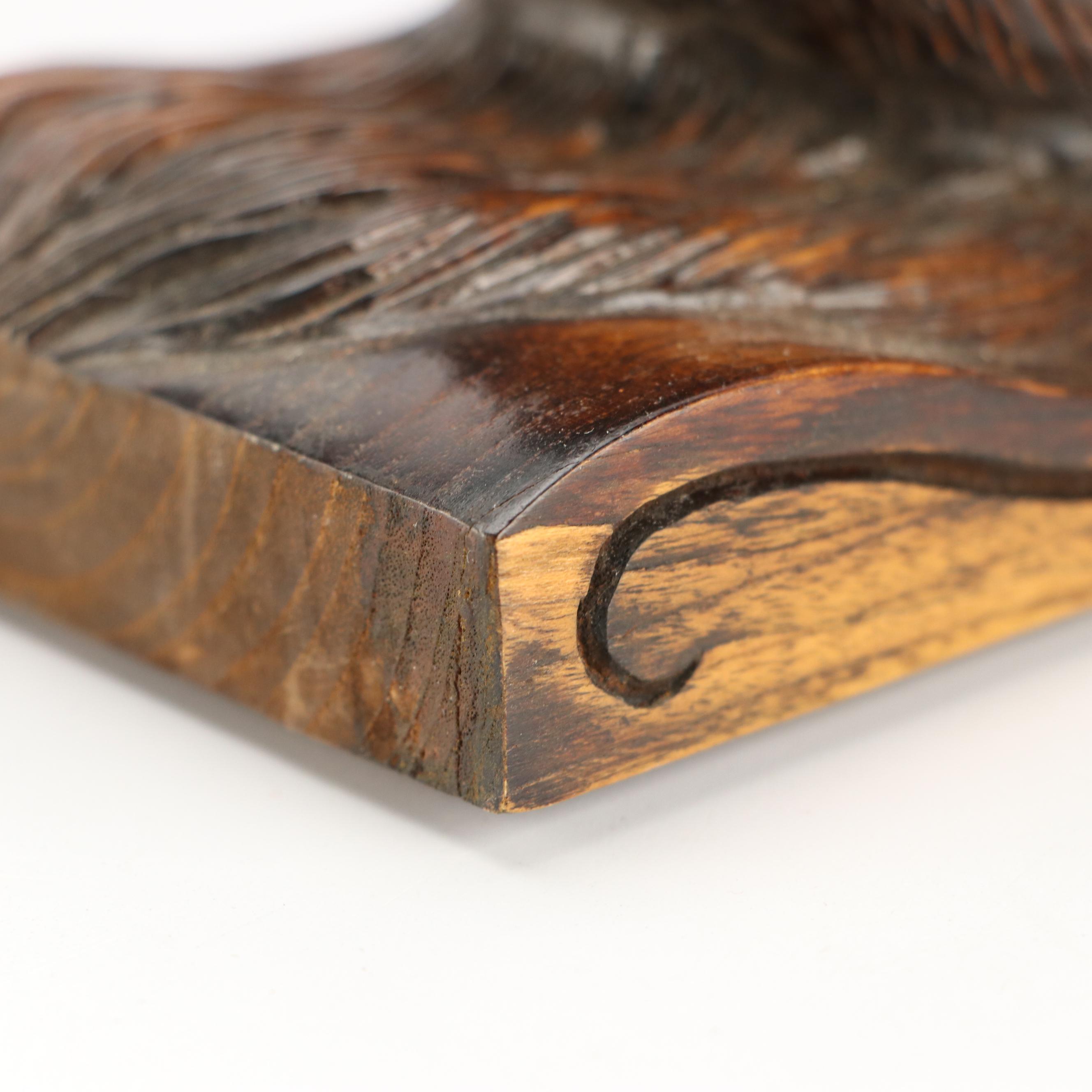 Black Forest Style Hand-Carved Wooden Wolf Head Corbel Shelf