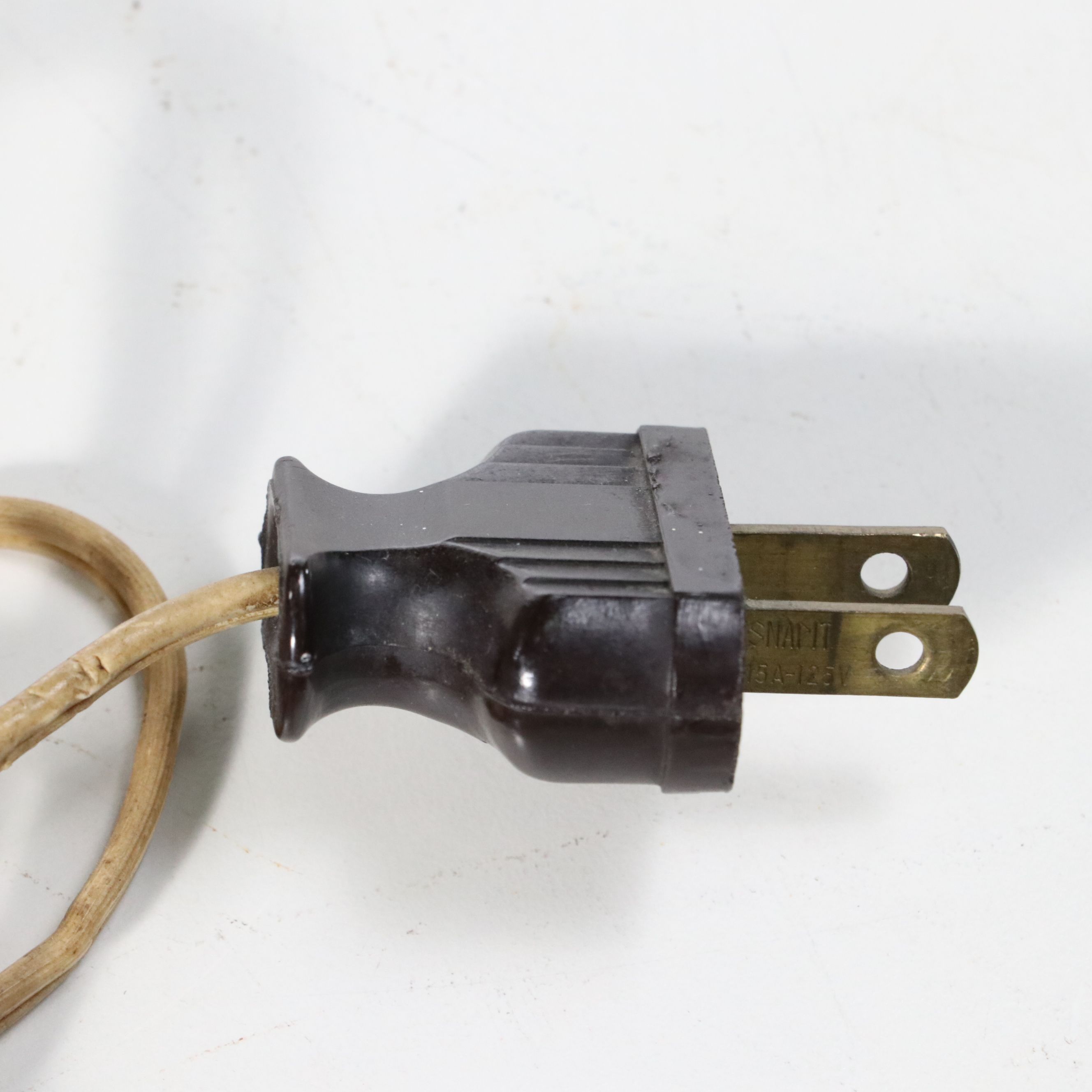 Hollywood Regency Style Gilt Metal Roses on Blue Glass Parlor Lamp, Vintage