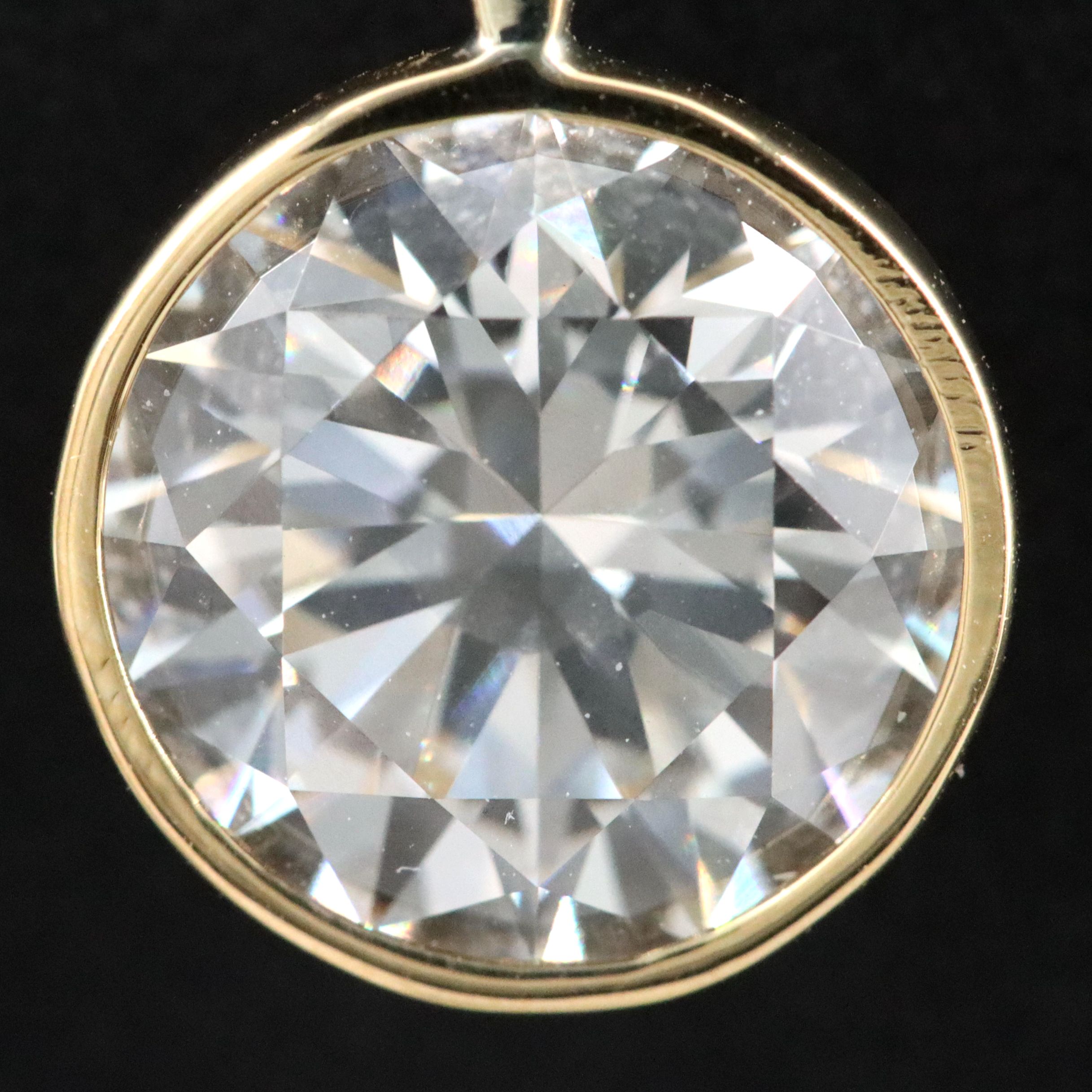 18K 3.05 CT Lab Grown Diamond Pendant with IGI Report