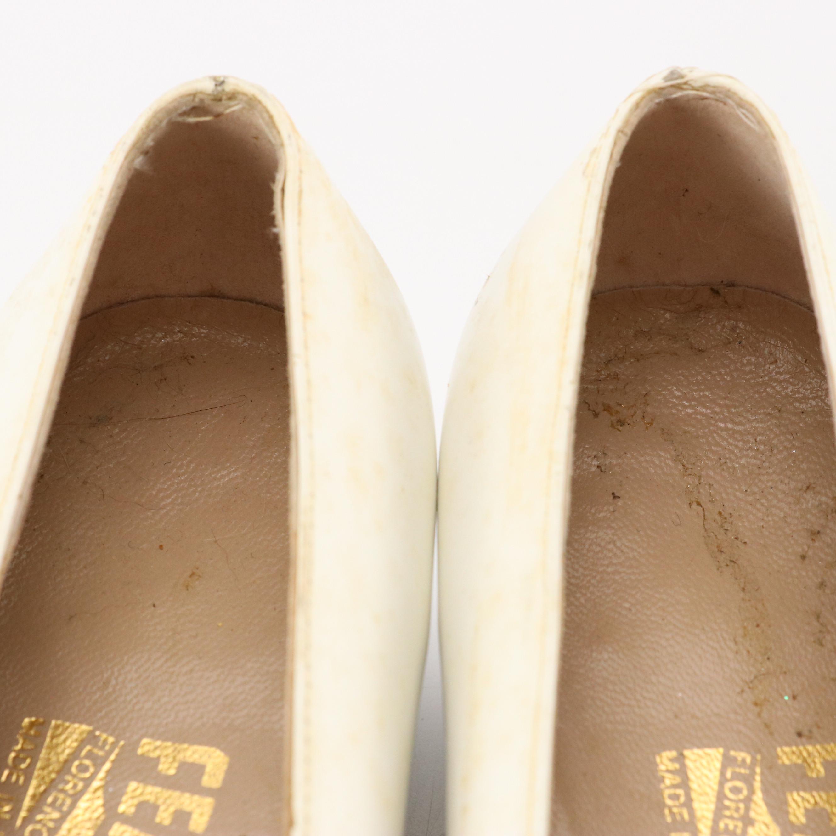 Salvatore Ferragamo Vintage Vara Bow and Gancini Low-Heeled Shoes in Leather