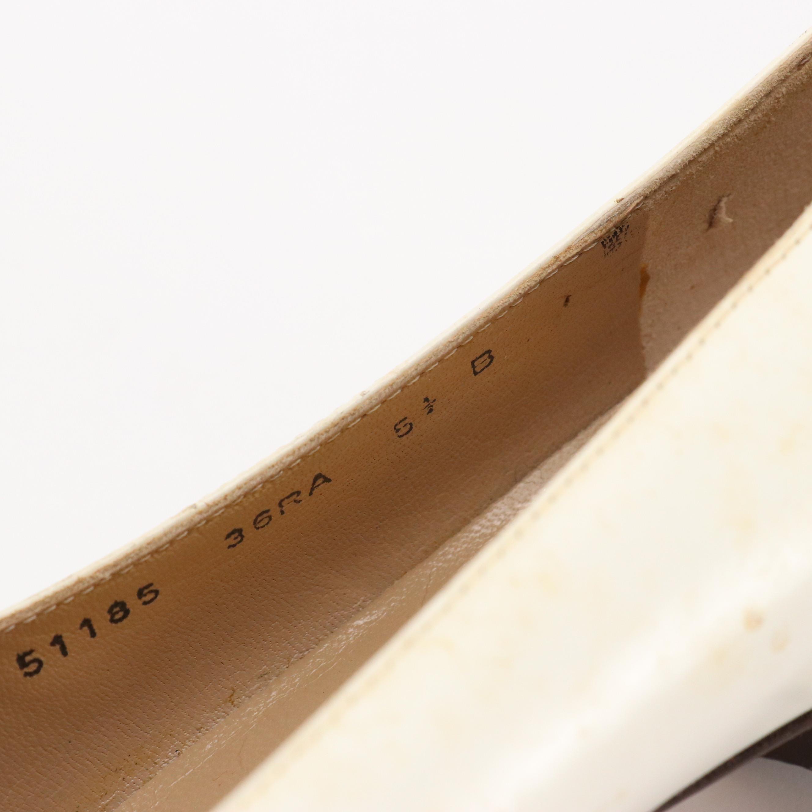 Salvatore Ferragamo Vintage Vara Bow and Gancini Low-Heeled Shoes in Leather