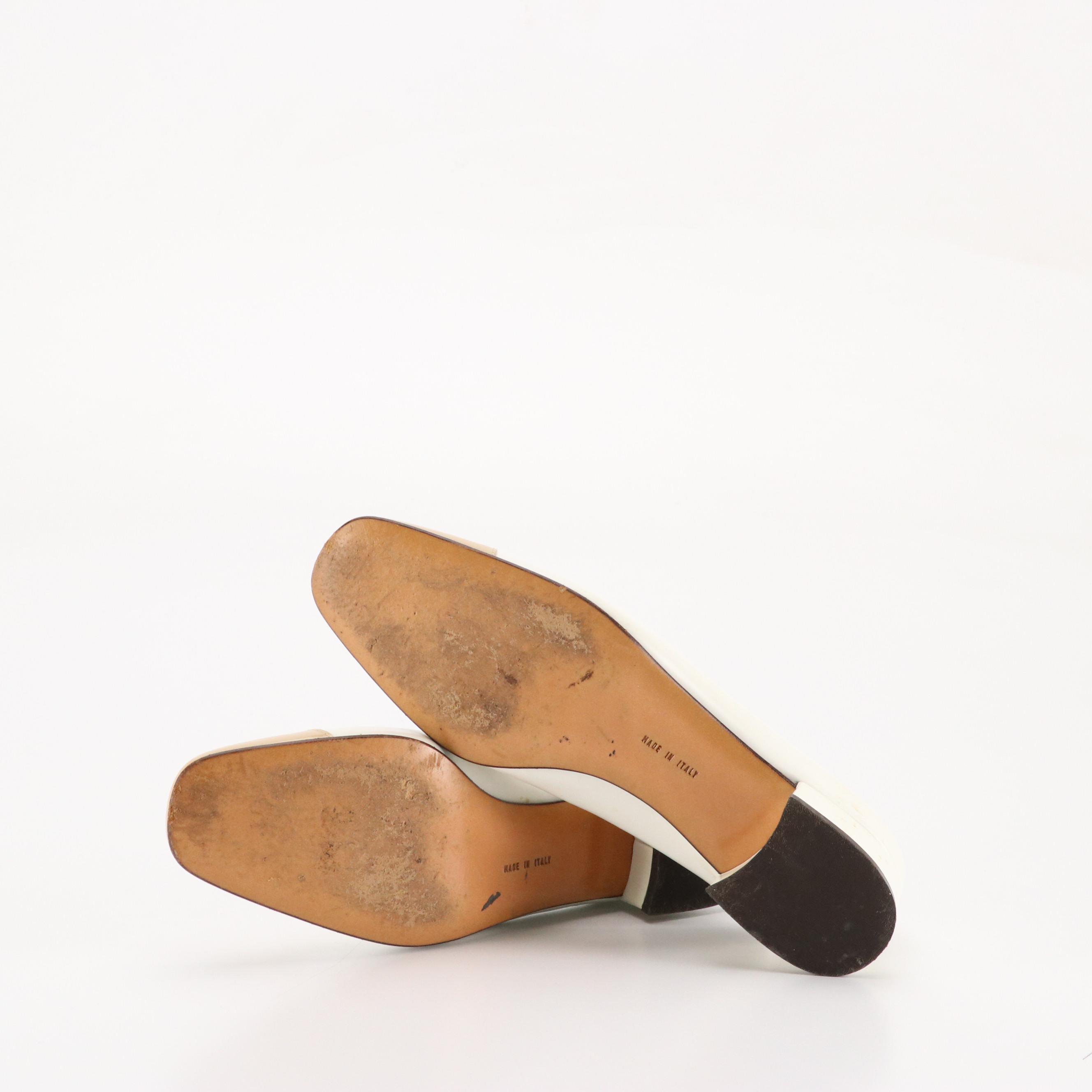 Salvatore Ferragamo Vintage Vara Bow and Gancini Low-Heeled Shoes in Leather