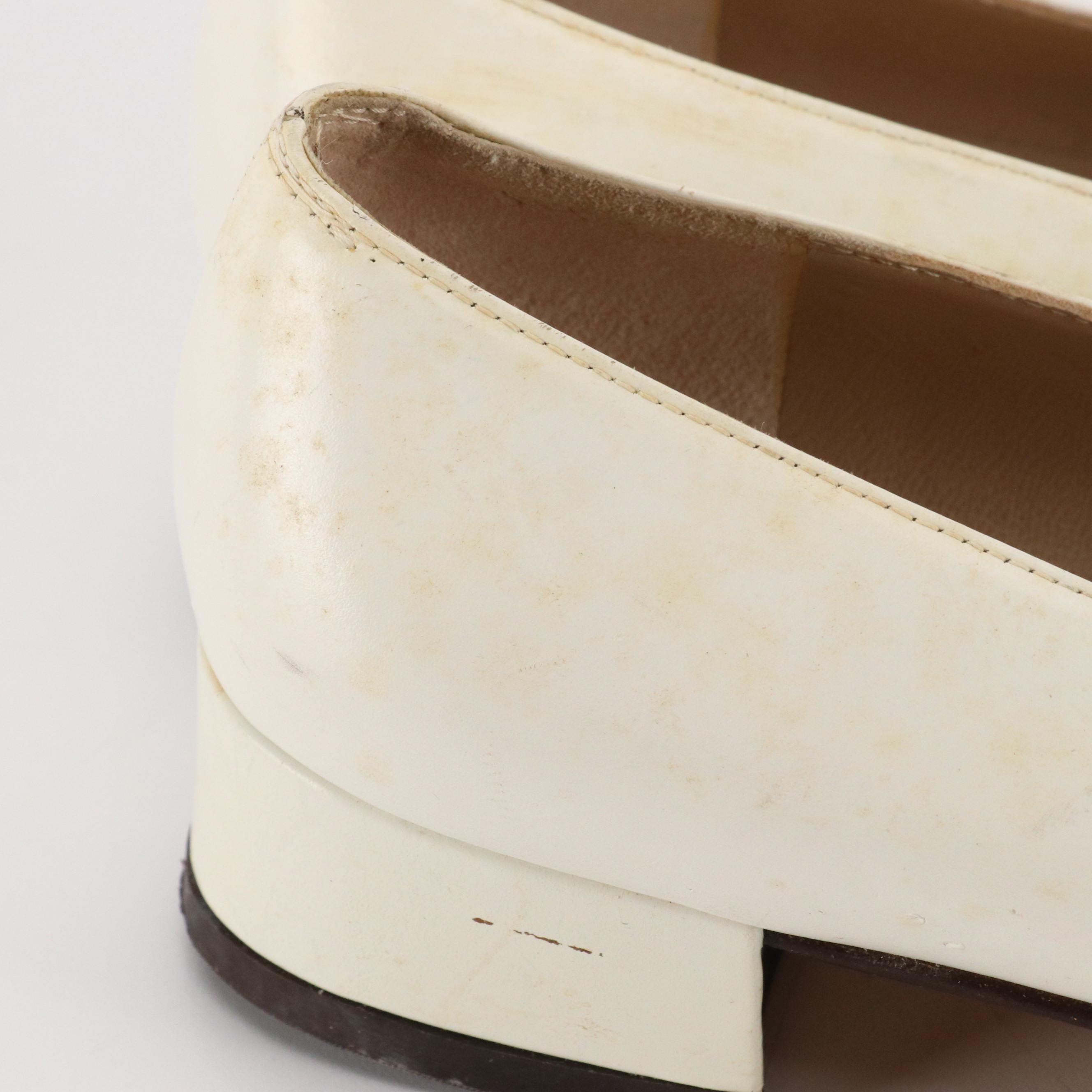 Salvatore Ferragamo Vintage Vara Bow and Gancini Low-Heeled Shoes in Leather