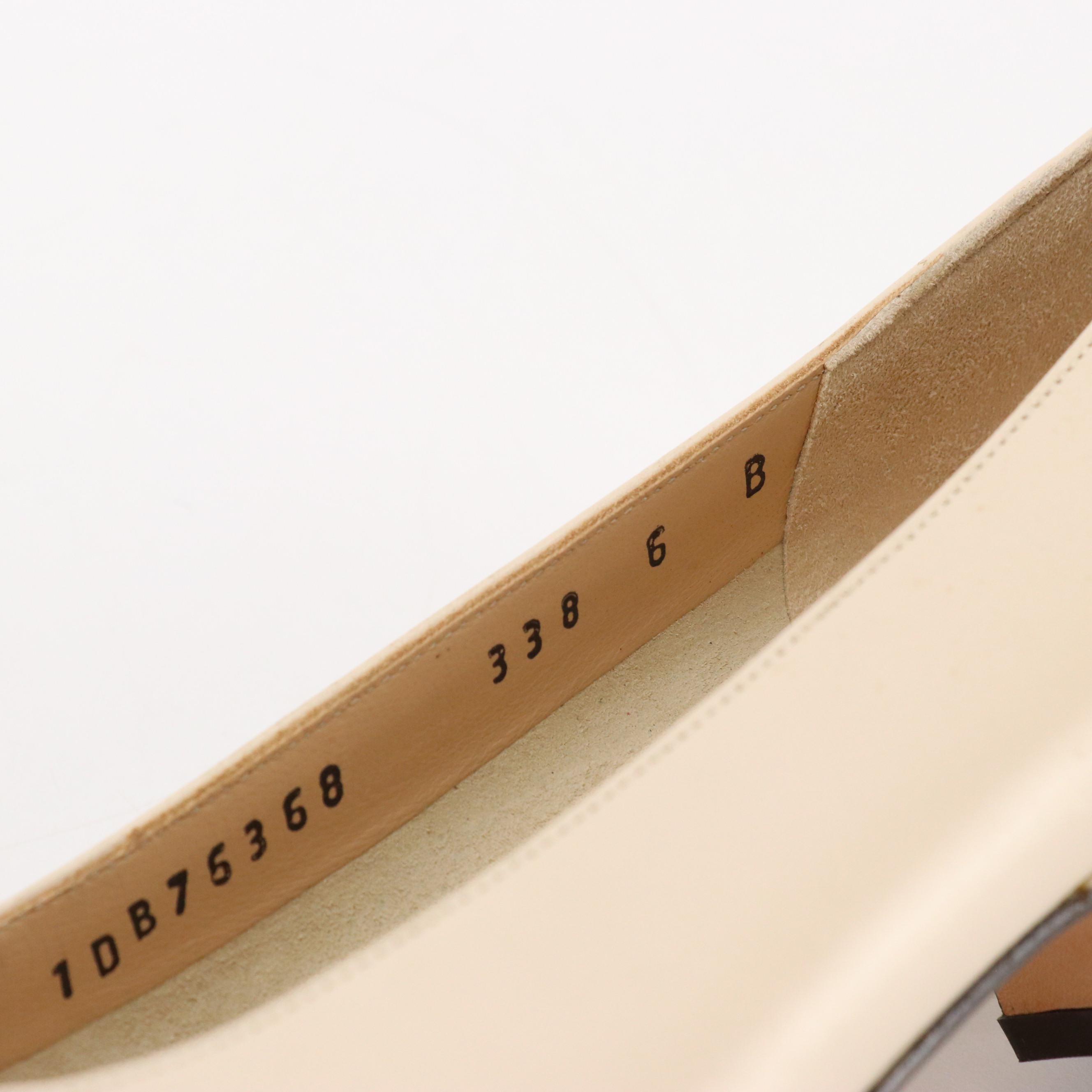 Salvatore Ferragamo Vintage Vara Bow and Gancini Low-Heeled Shoes in Leather