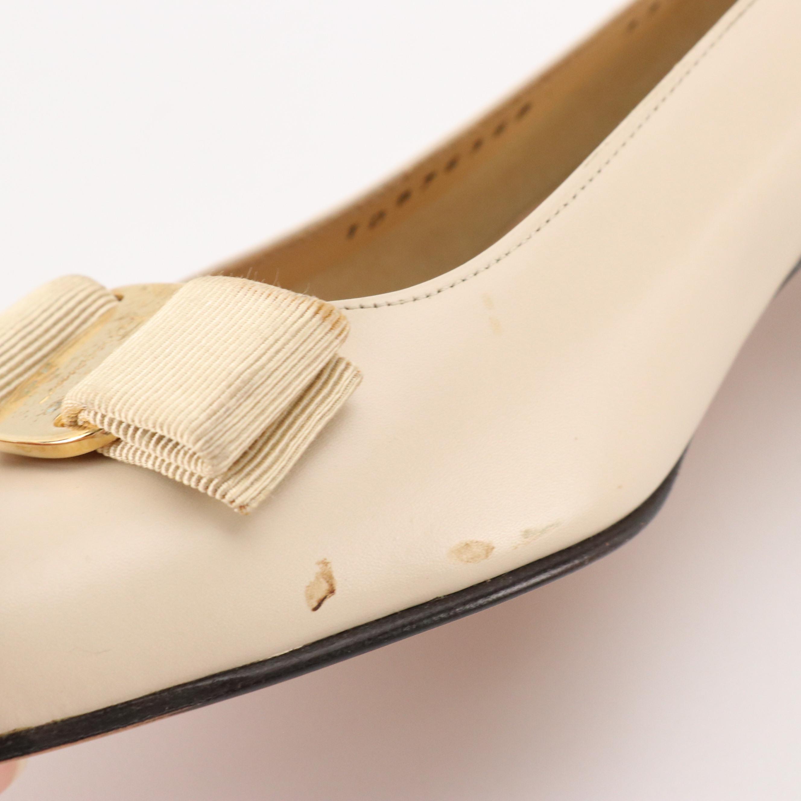 Salvatore Ferragamo Vintage Vara Bow and Gancini Low-Heeled Shoes in Leather