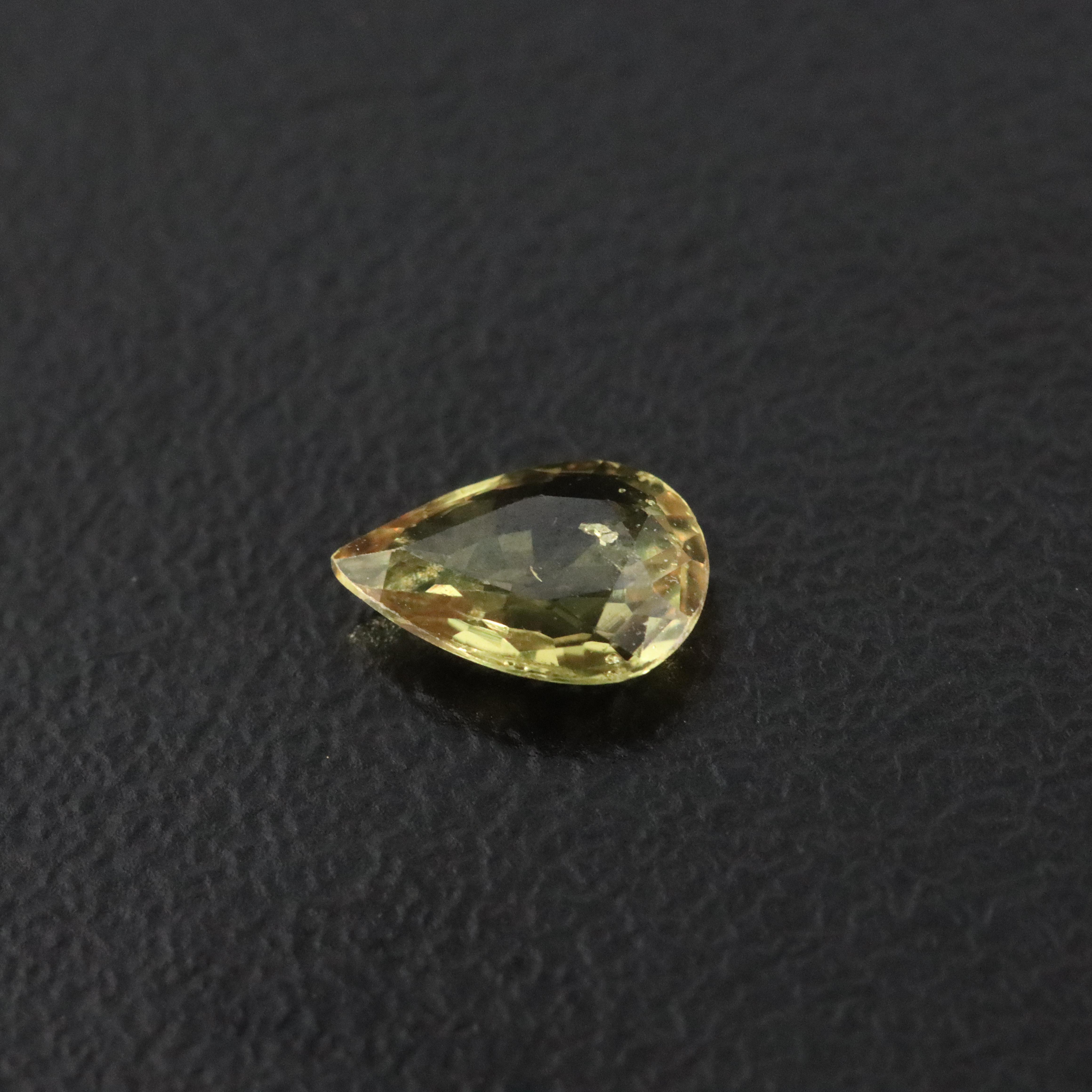 Loose 0.58 CT Yellow Sapphire