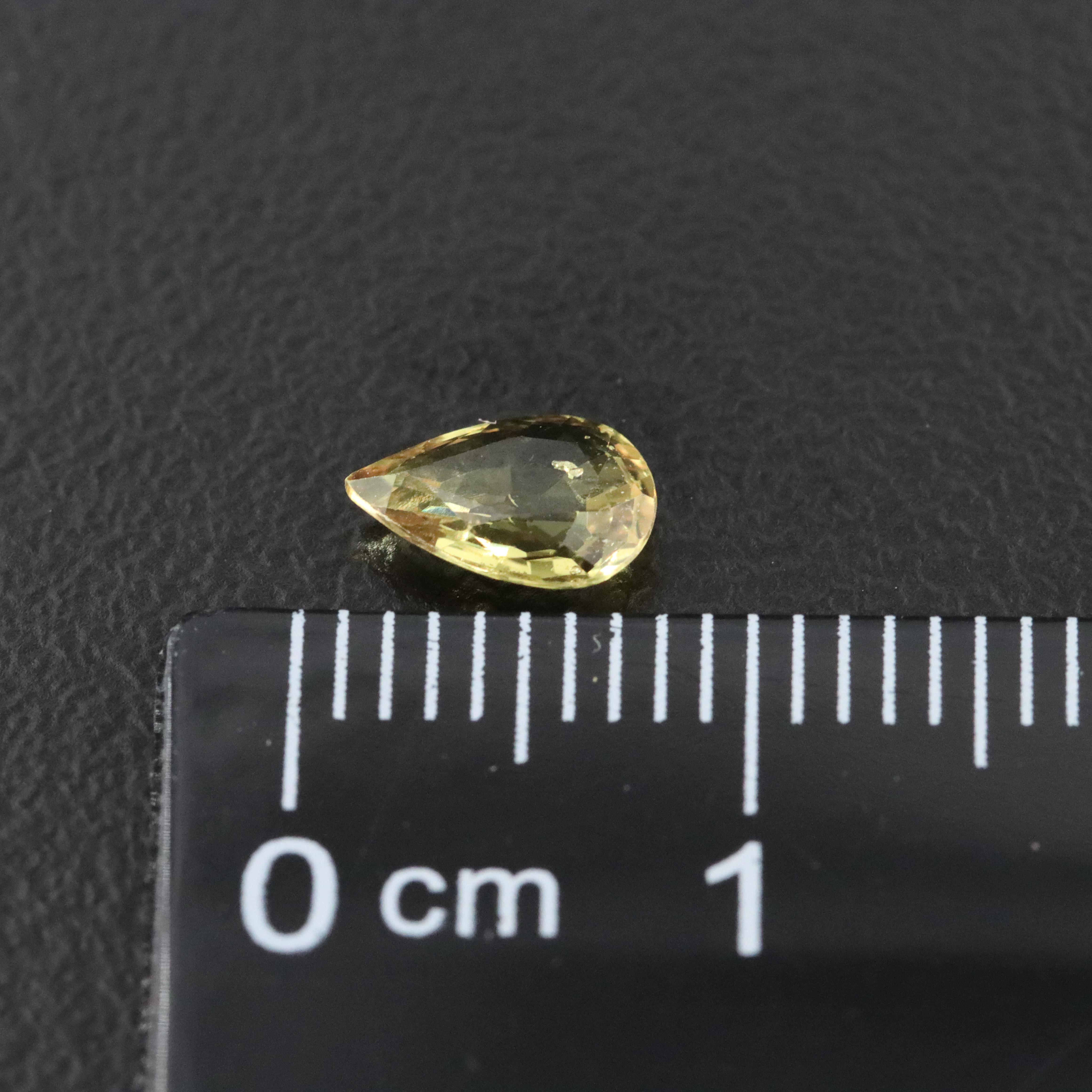 Loose 0.58 CT Yellow Sapphire