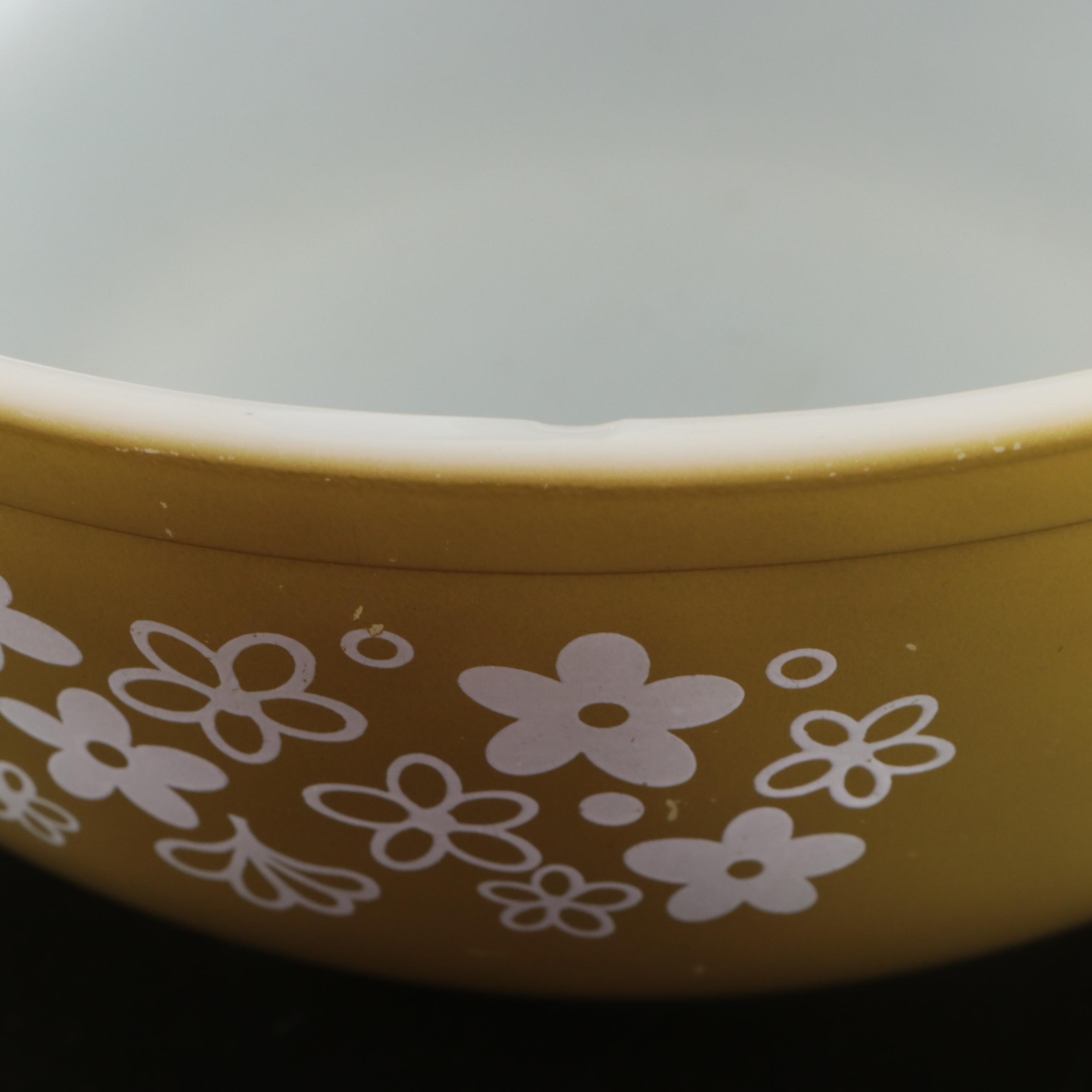 Corning Ware "Cornflower Blue" Bakeware and Pyrex "Crazy Daisy" Mixing Bowls