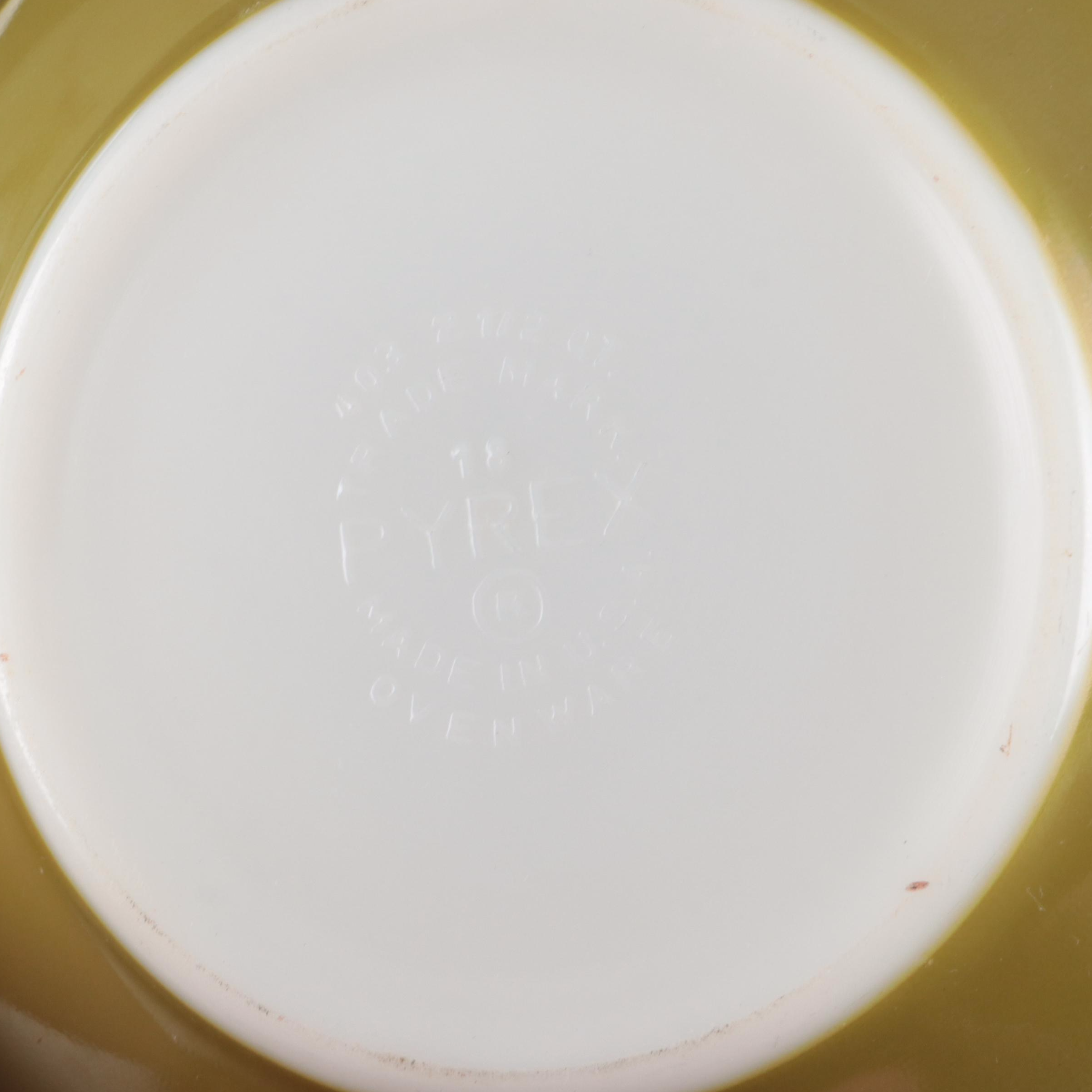 Corning Ware "Cornflower Blue" Bakeware and Pyrex "Crazy Daisy" Mixing Bowls