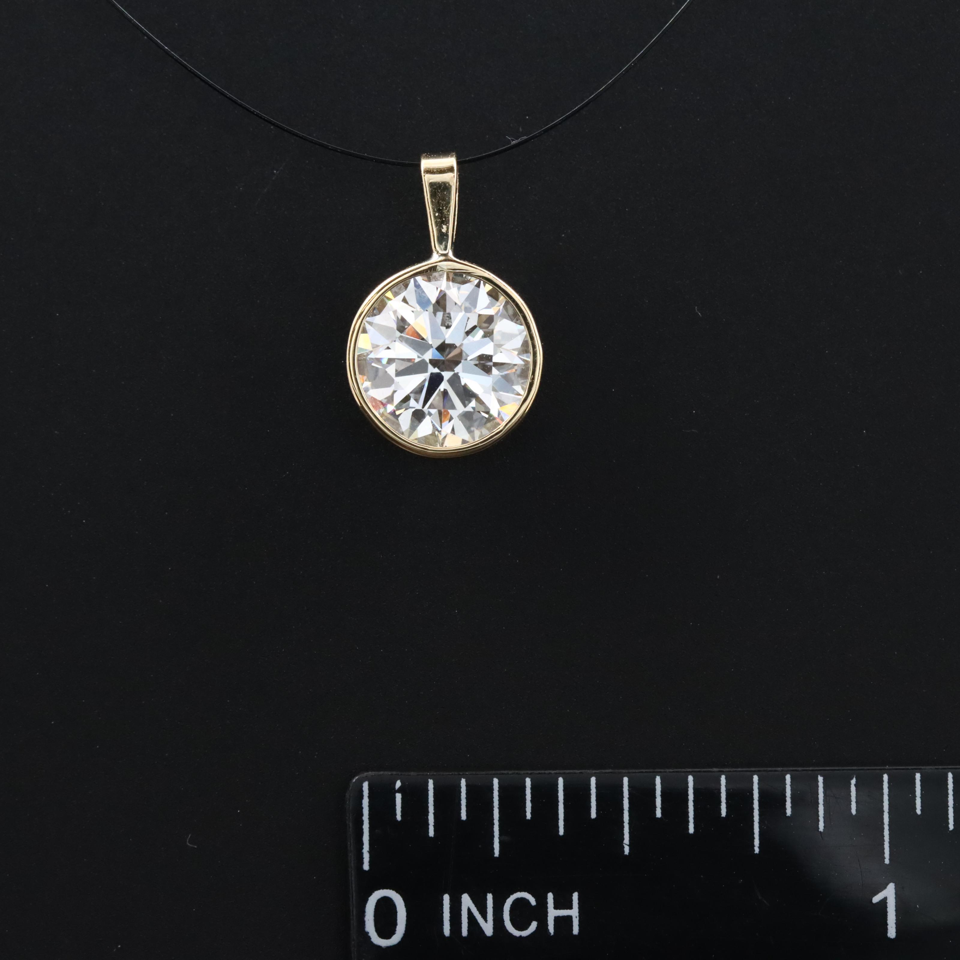 18K 2.50 CT Lab Grown Diamond Pendant with IGI Report