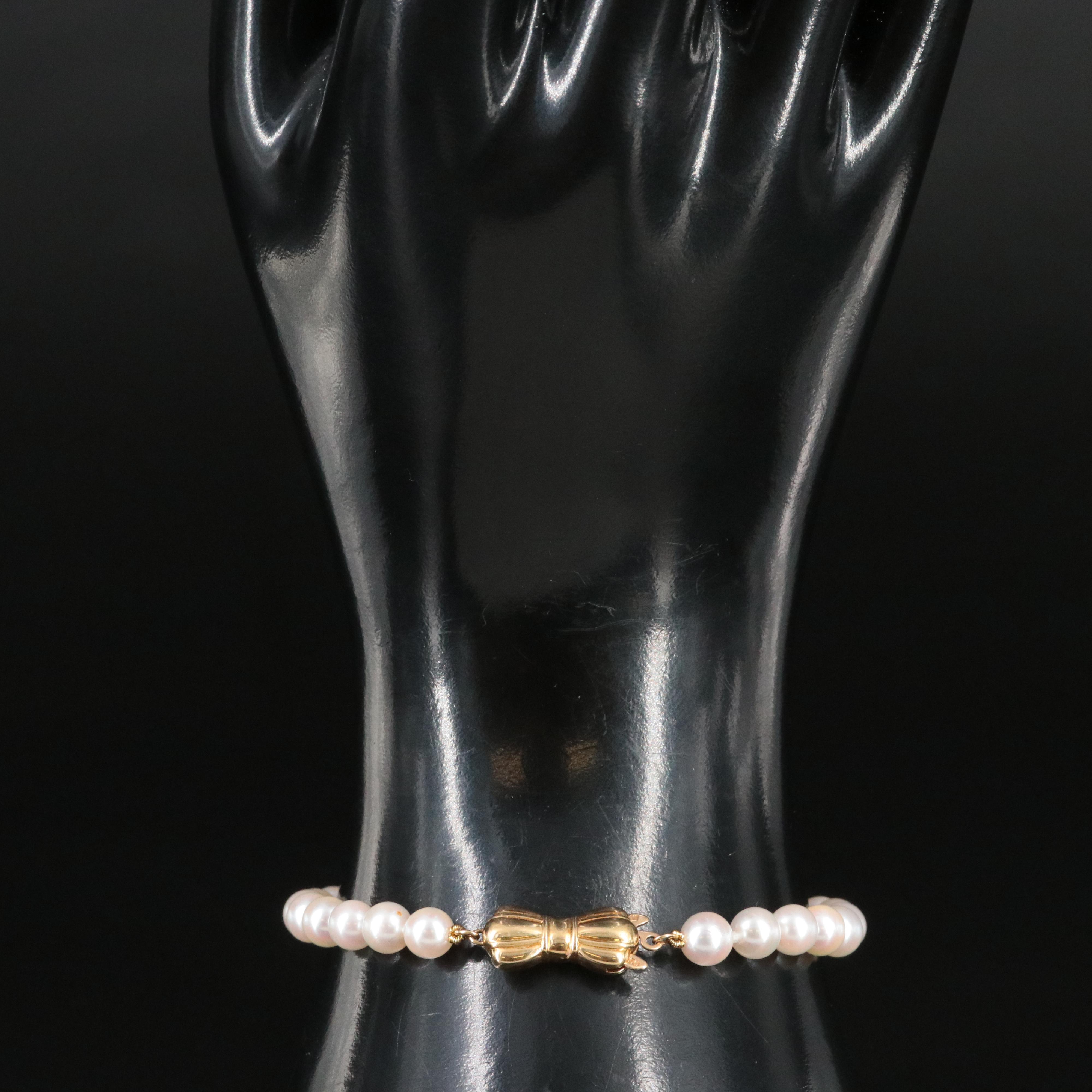 Pearl Bracelet with 18K Bow Clasp