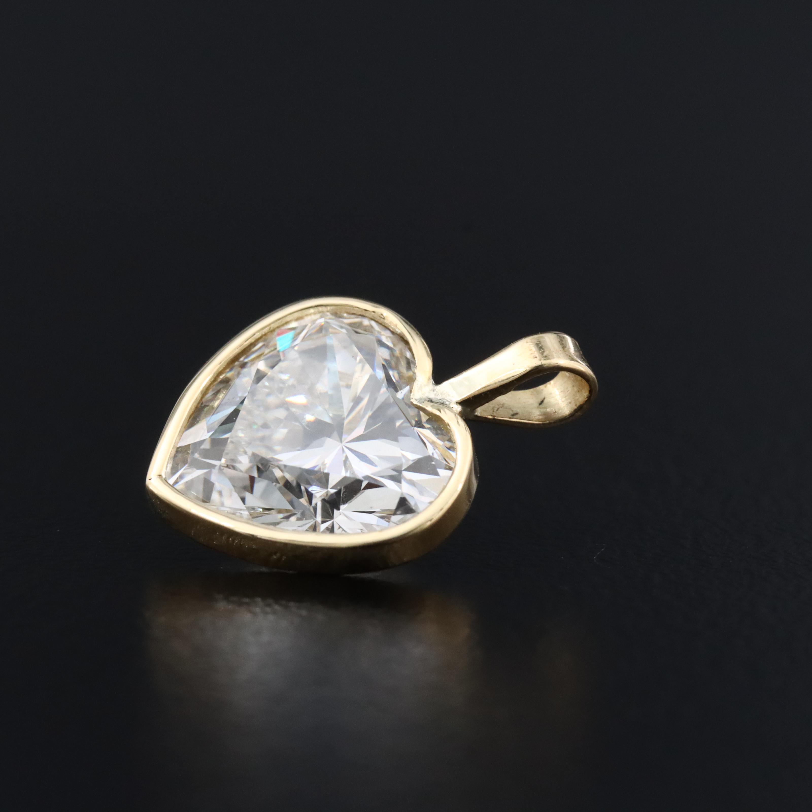 18K 3.05 CT Lab Grown Diamond Pendant with IGI Report