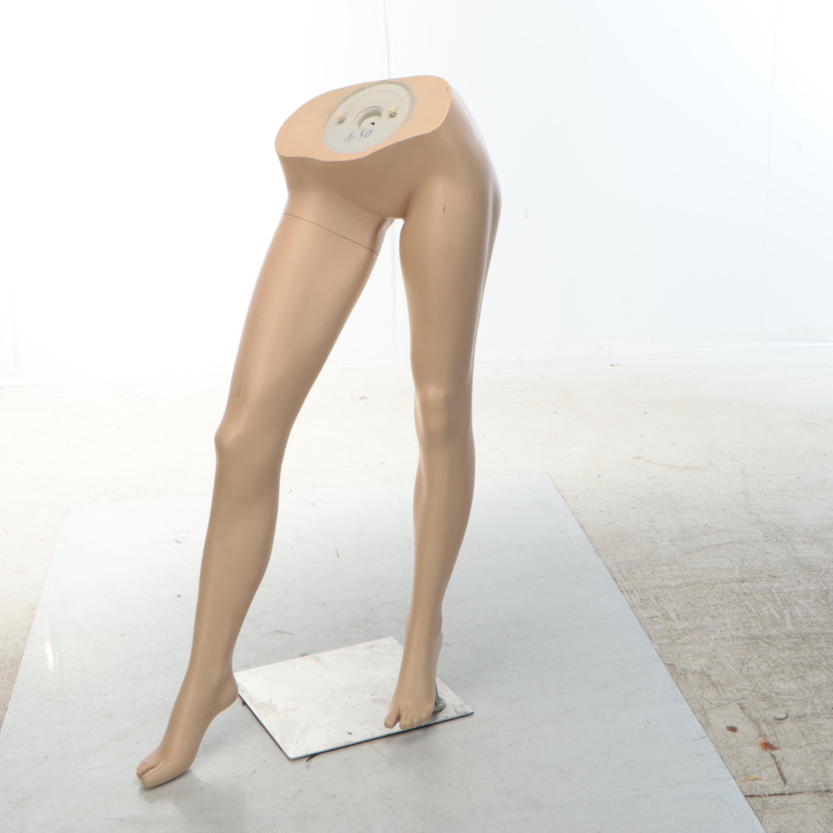 Marilyn Monroe Mannequin in Milano Black Satin Evening Gown