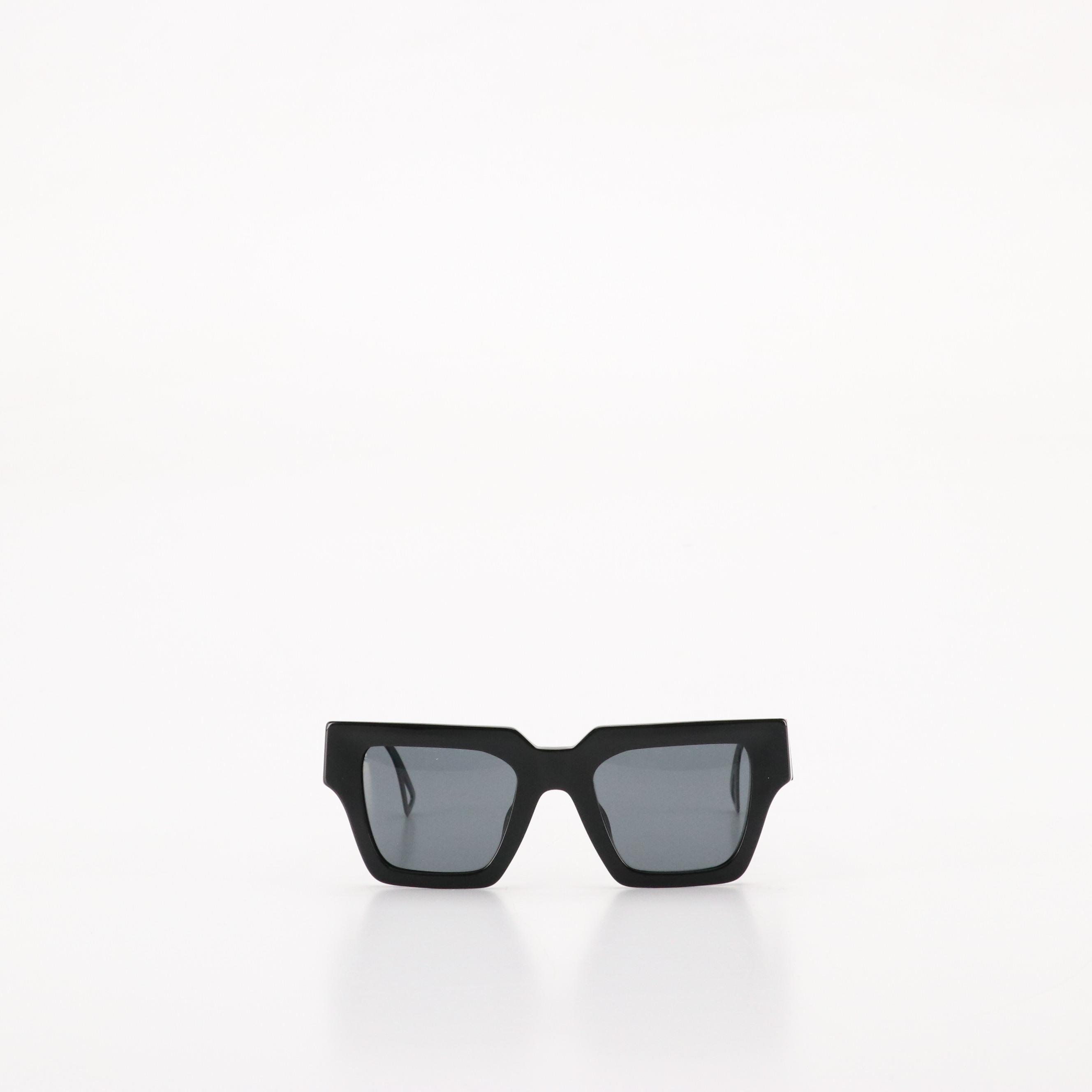 Versace Mod.4431-F Logo Temple Black Square Sunglasses with Case and Box