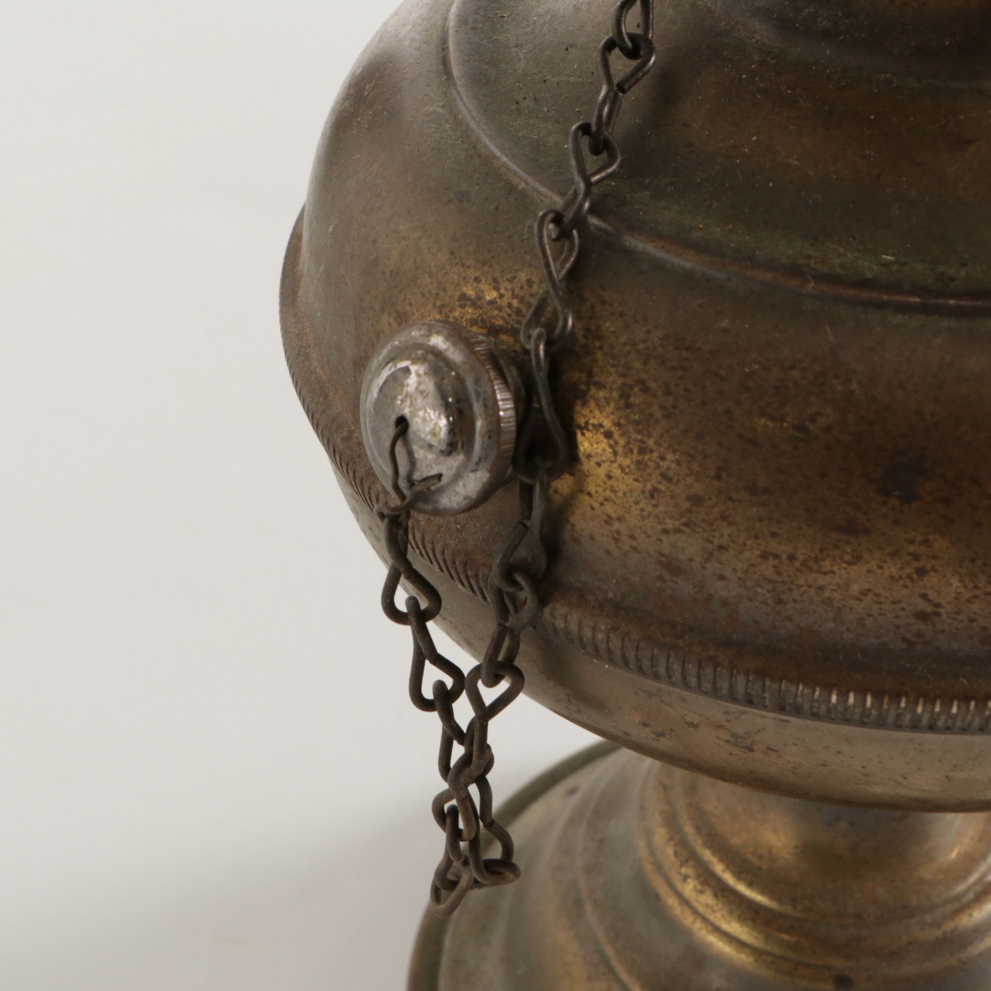 Bronzed Metal Parlor Oil Lamp with Yellow Ribbed Shade, Adapted 20th Century