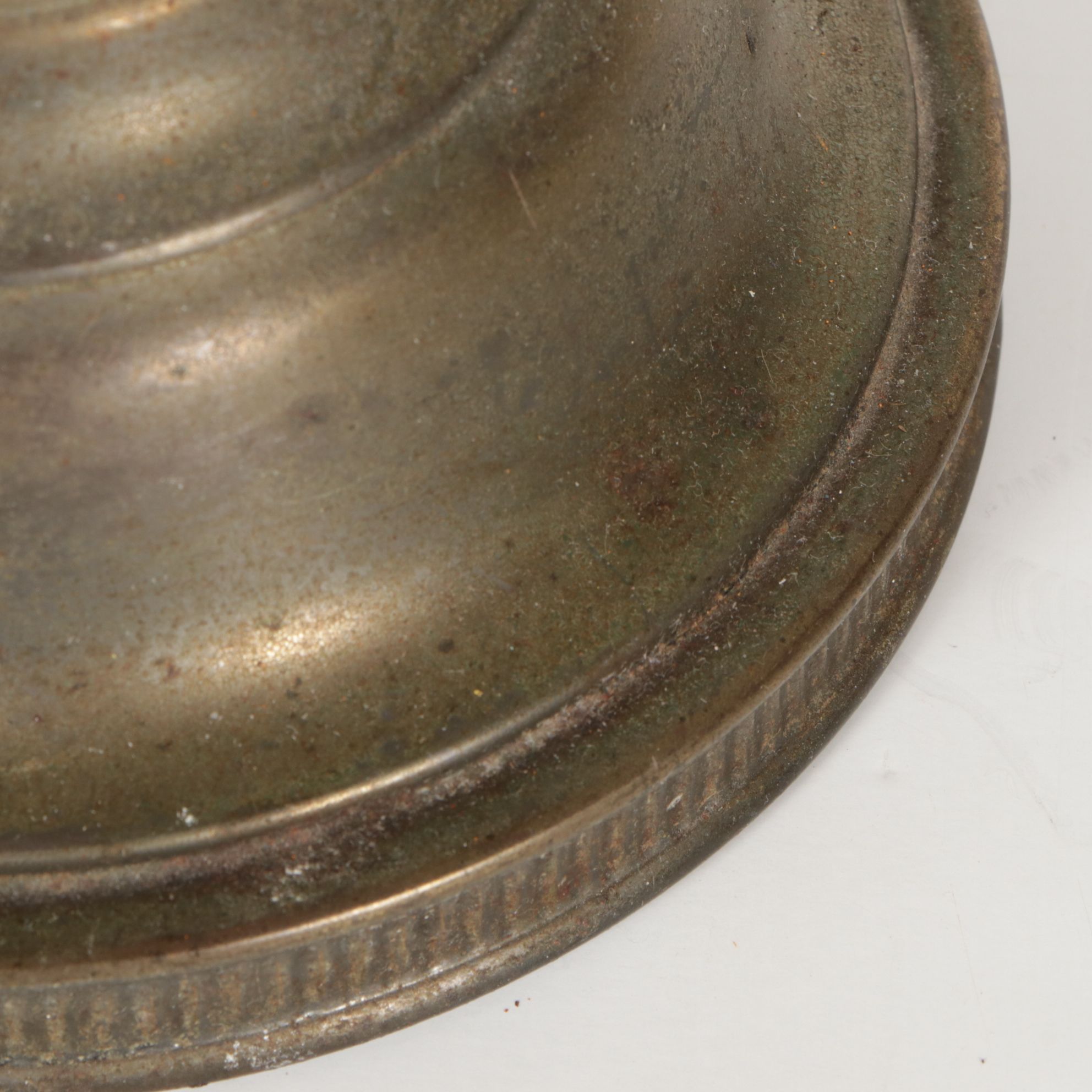 Bronzed Metal Parlor Oil Lamp with Yellow Ribbed Shade, Adapted 20th Century
