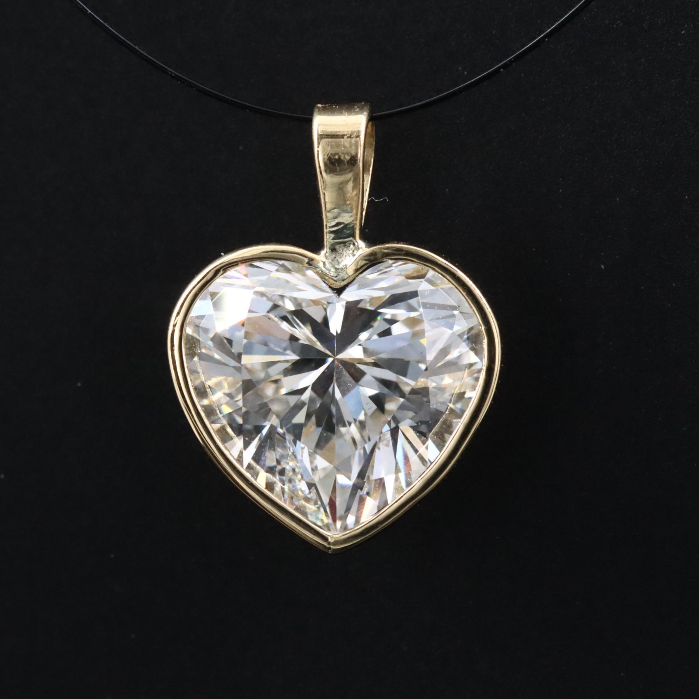 18K 3.05 CT Lab Grown Diamond Pendant with IGI Report