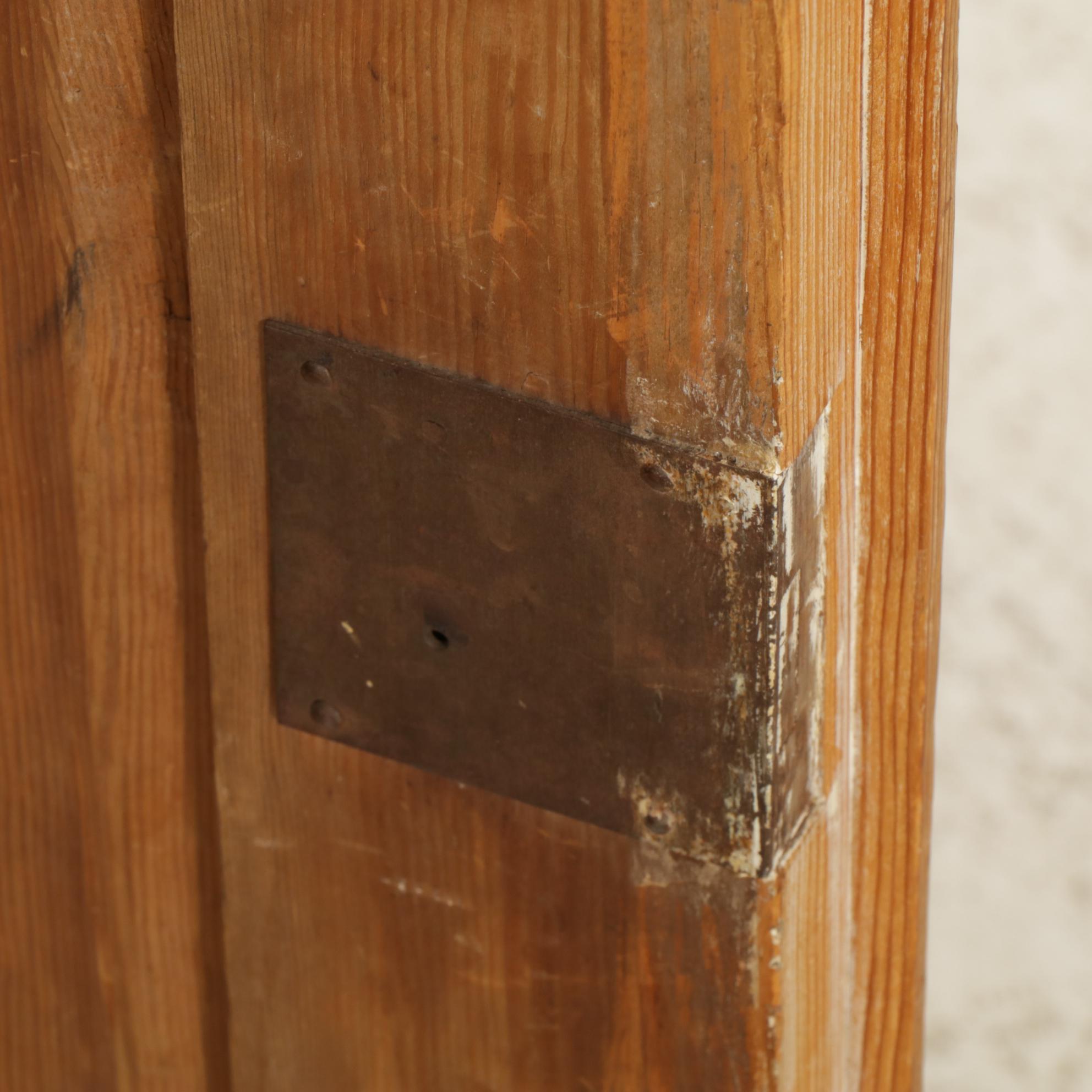 American Primitive Pine Sideboard and Hutch, Early 20th Century