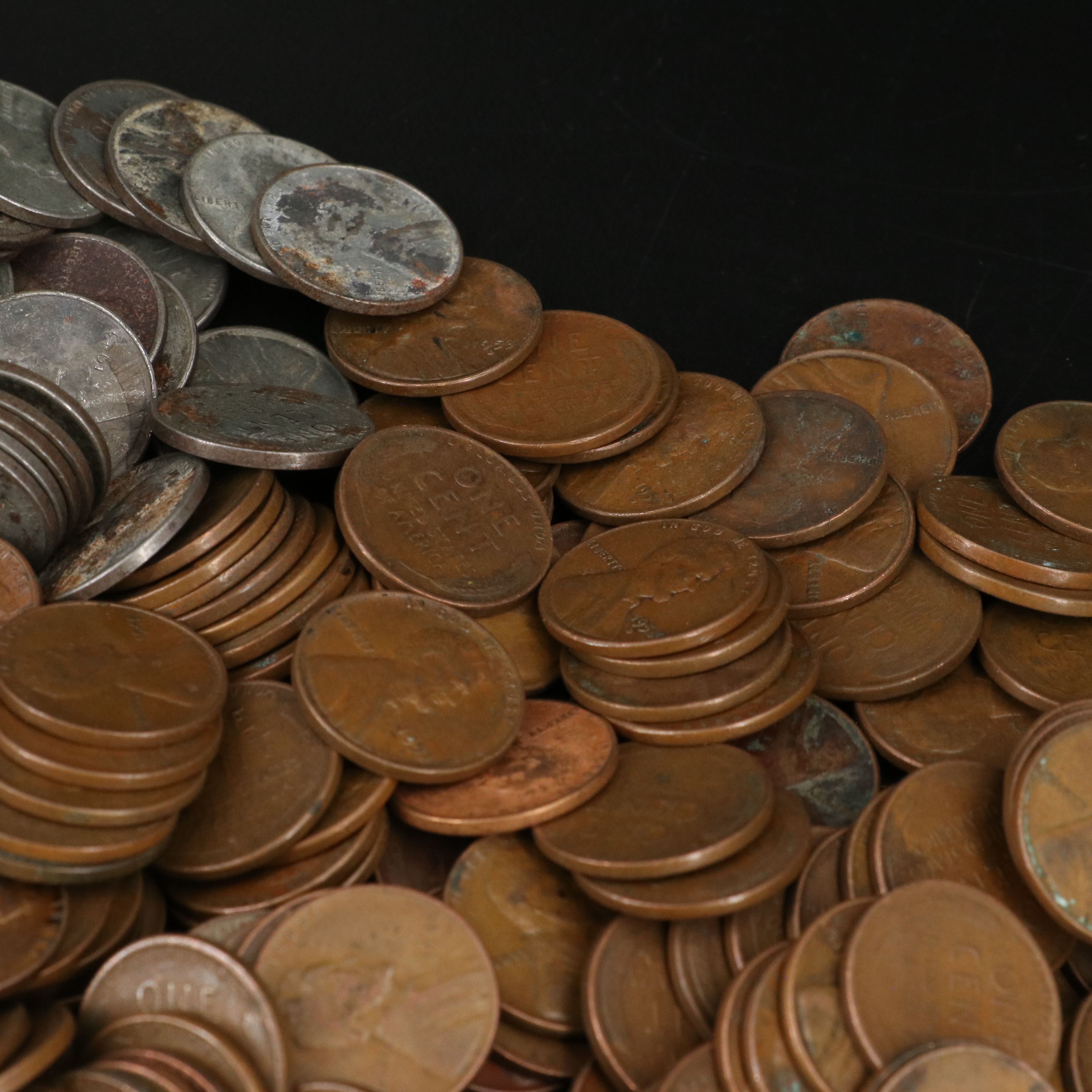 Collection of 800 Wheat Cents and Buffalo Nickels