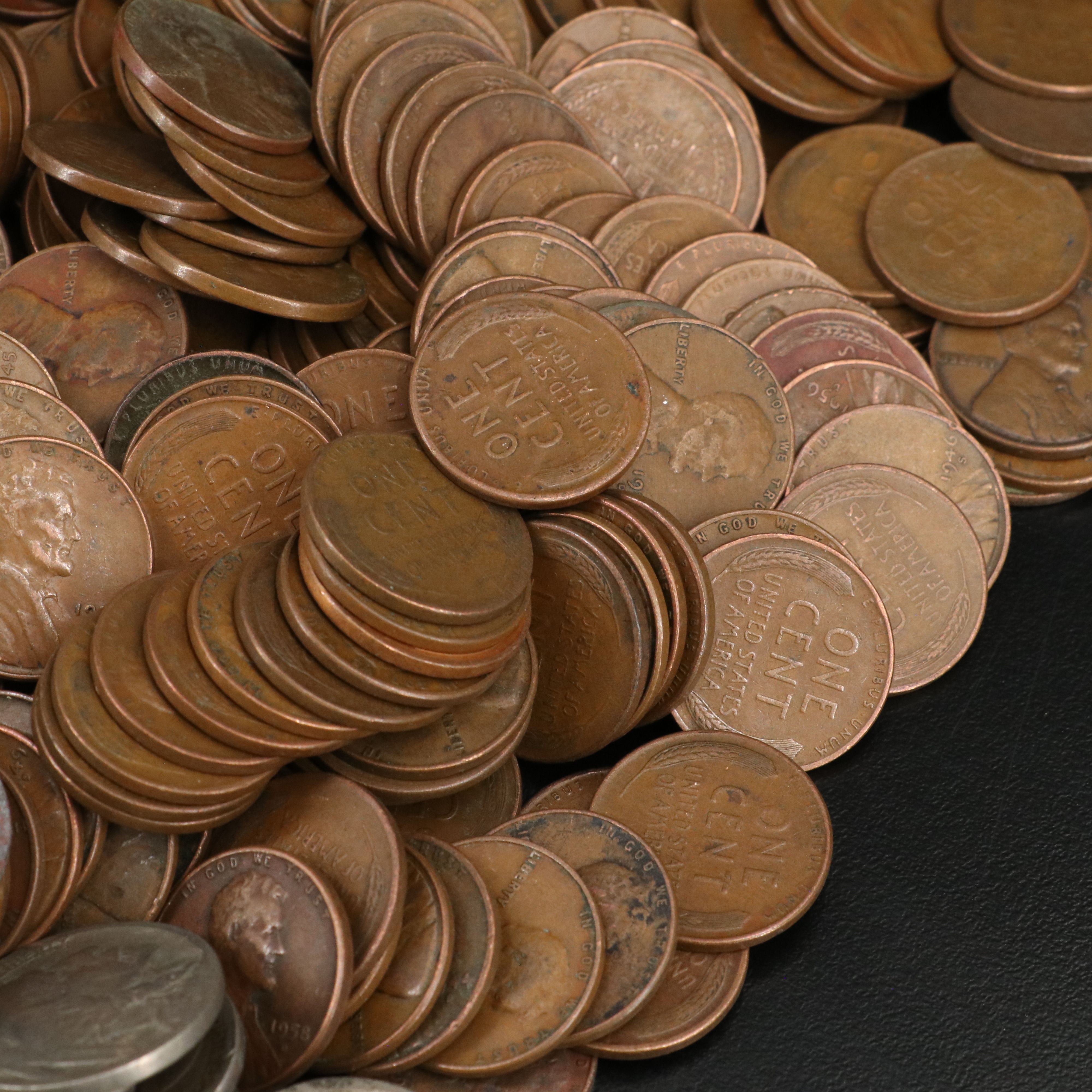Collection of 800 Wheat Cents and Buffalo Nickels