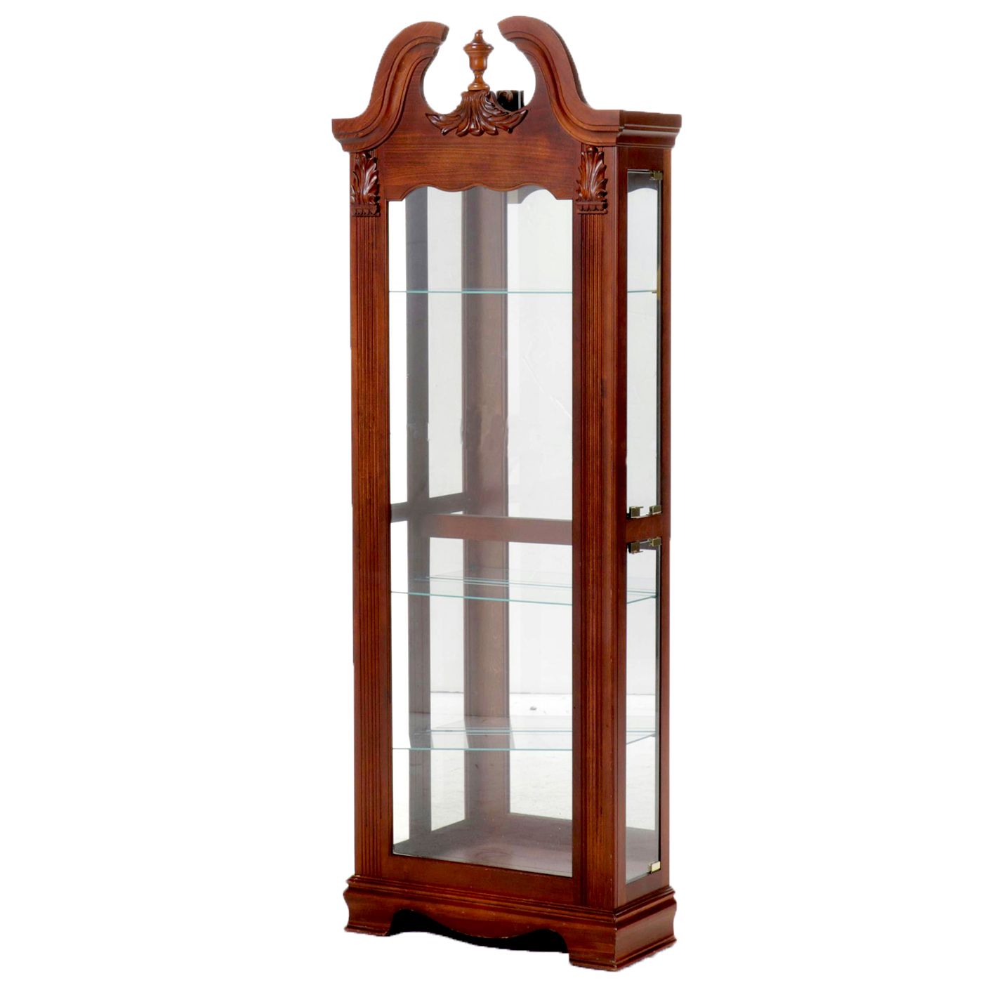 Pulaski Furniture Mahogany Queen Anne Style Curio Cabinet