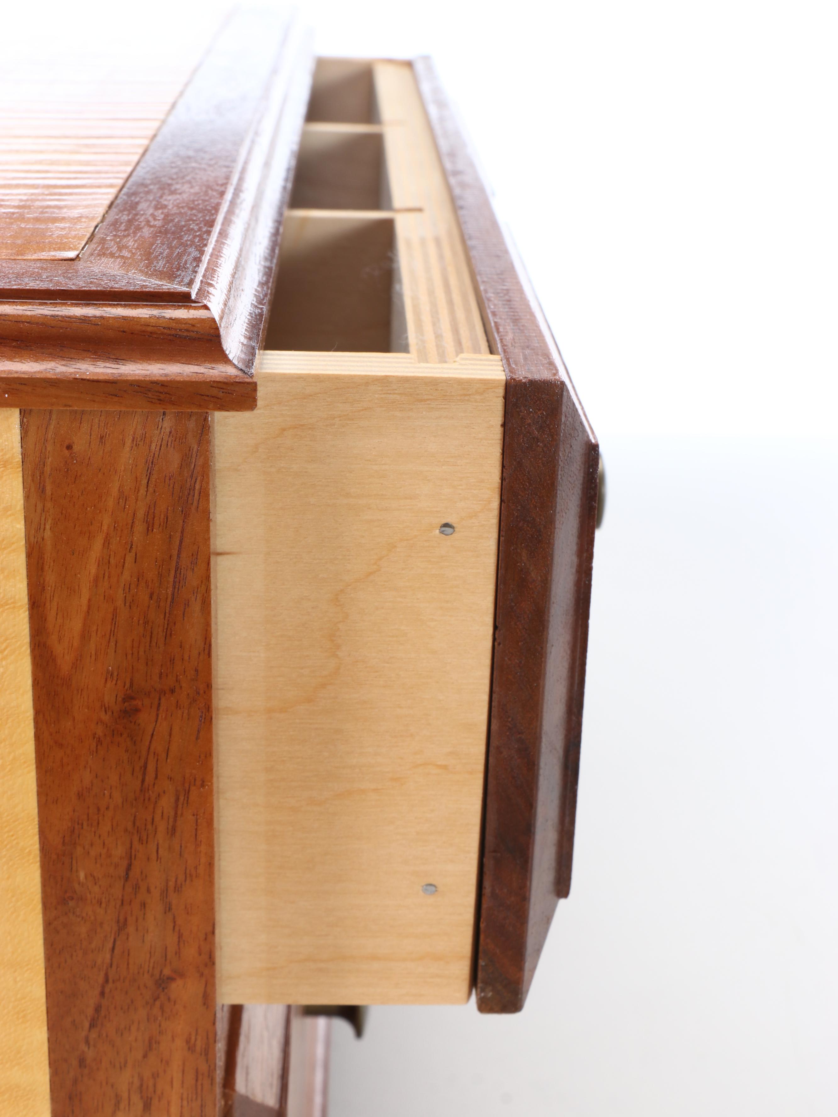 Singer Model 9410 Sewing Machine with Paper Trimmer and Supply Chest