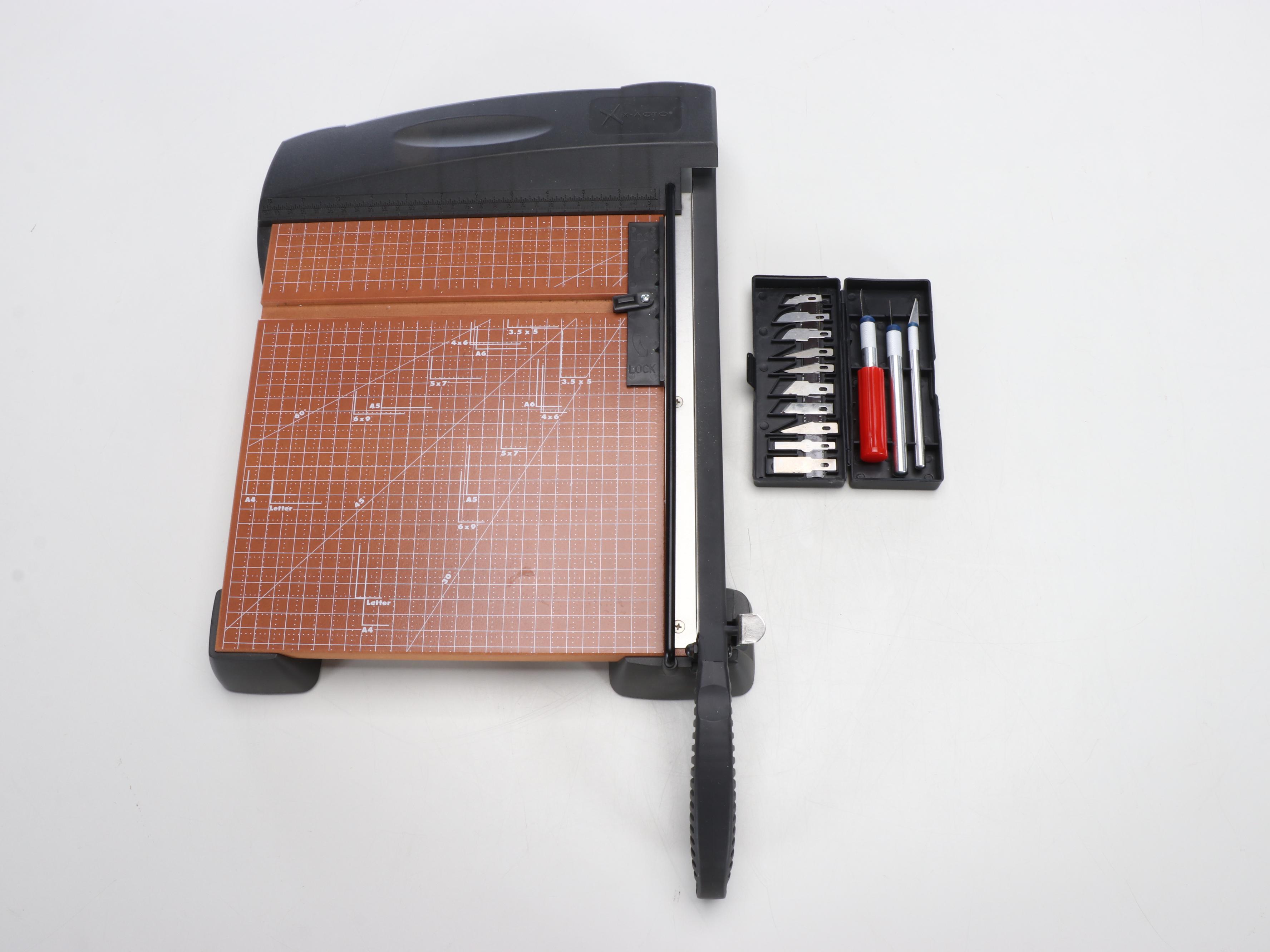 Singer Model 9410 Sewing Machine with Paper Trimmer and Supply Chest