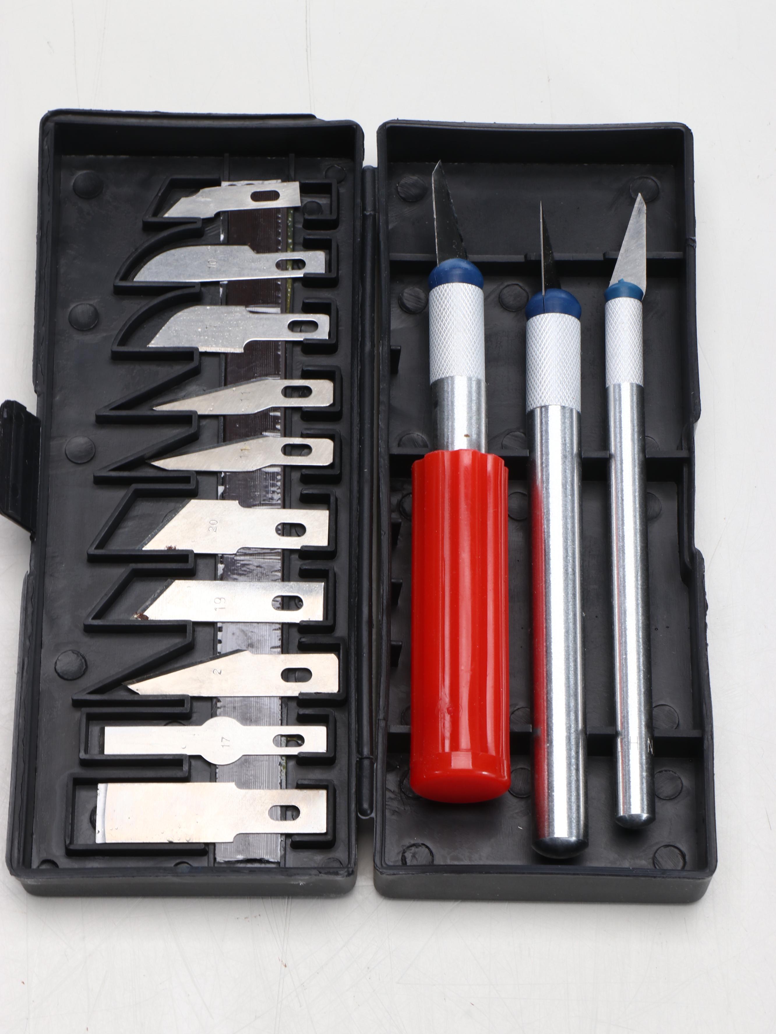 Singer Model 9410 Sewing Machine with Paper Trimmer and Supply Chest