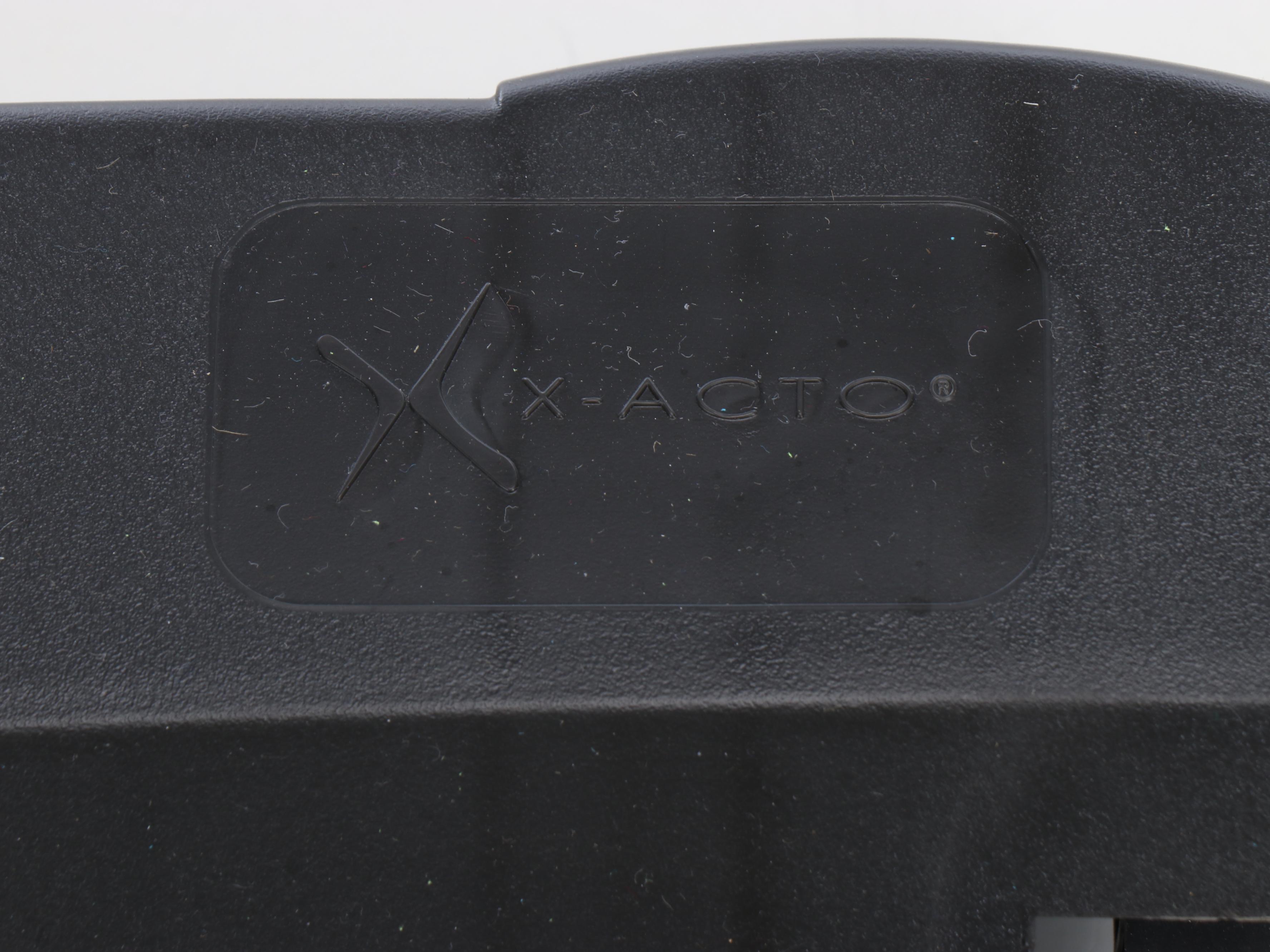 Singer Model 9410 Sewing Machine with Paper Trimmer and Supply Chest