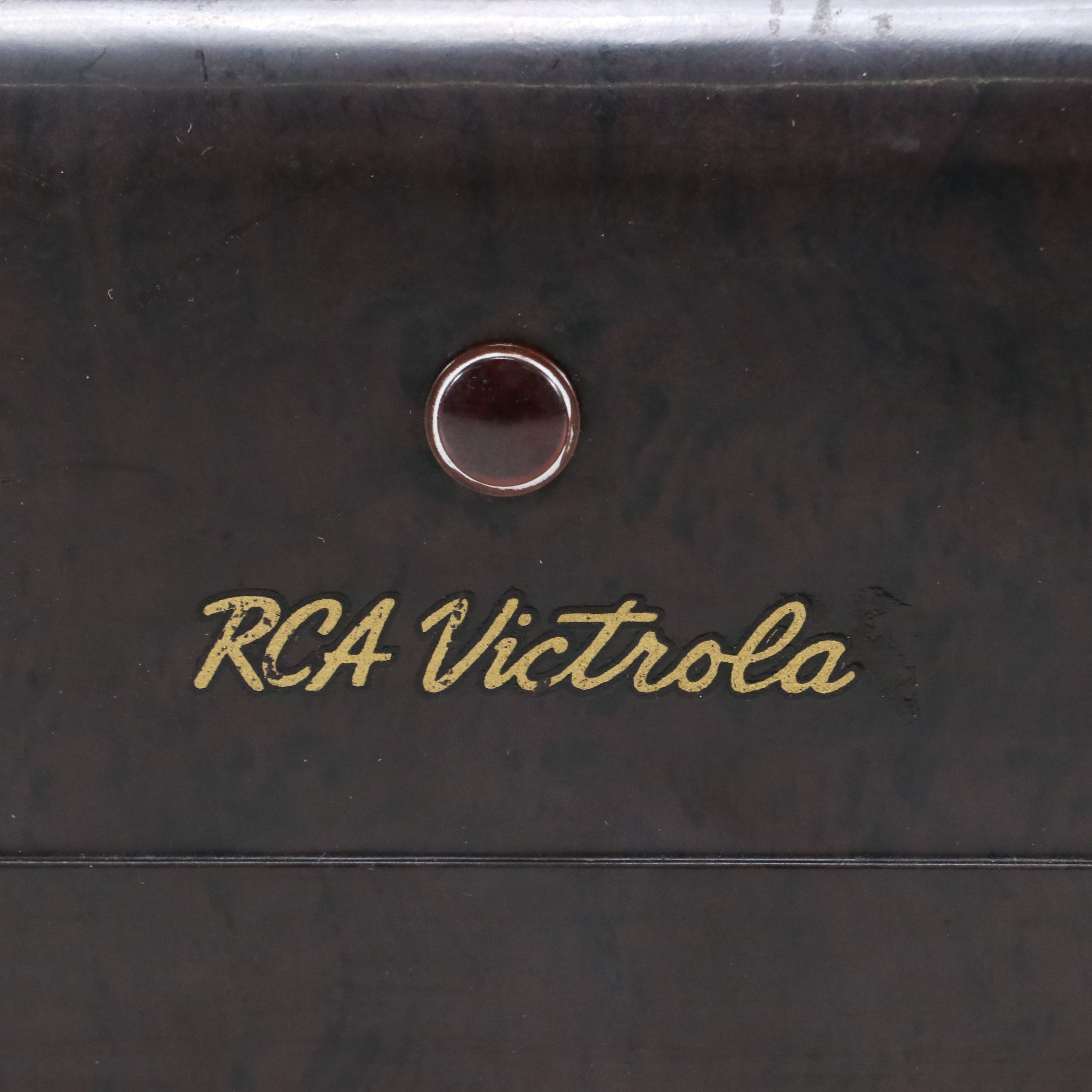 RCA Victrola VA-21 Two-Tube Wireless Record Player with Record Single, 1940s