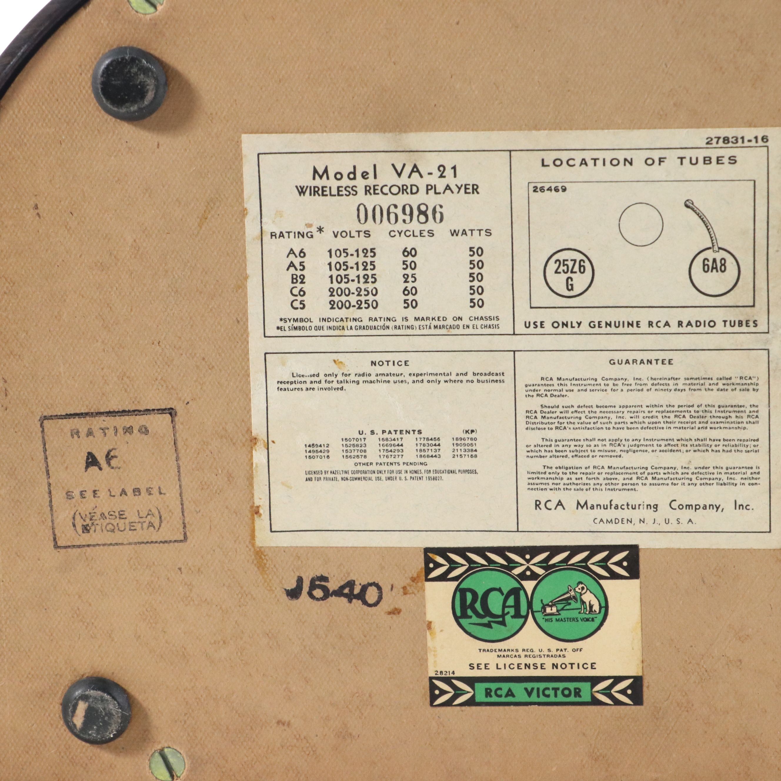 RCA Victrola VA-21 Two-Tube Wireless Record Player with Record Single, 1940s