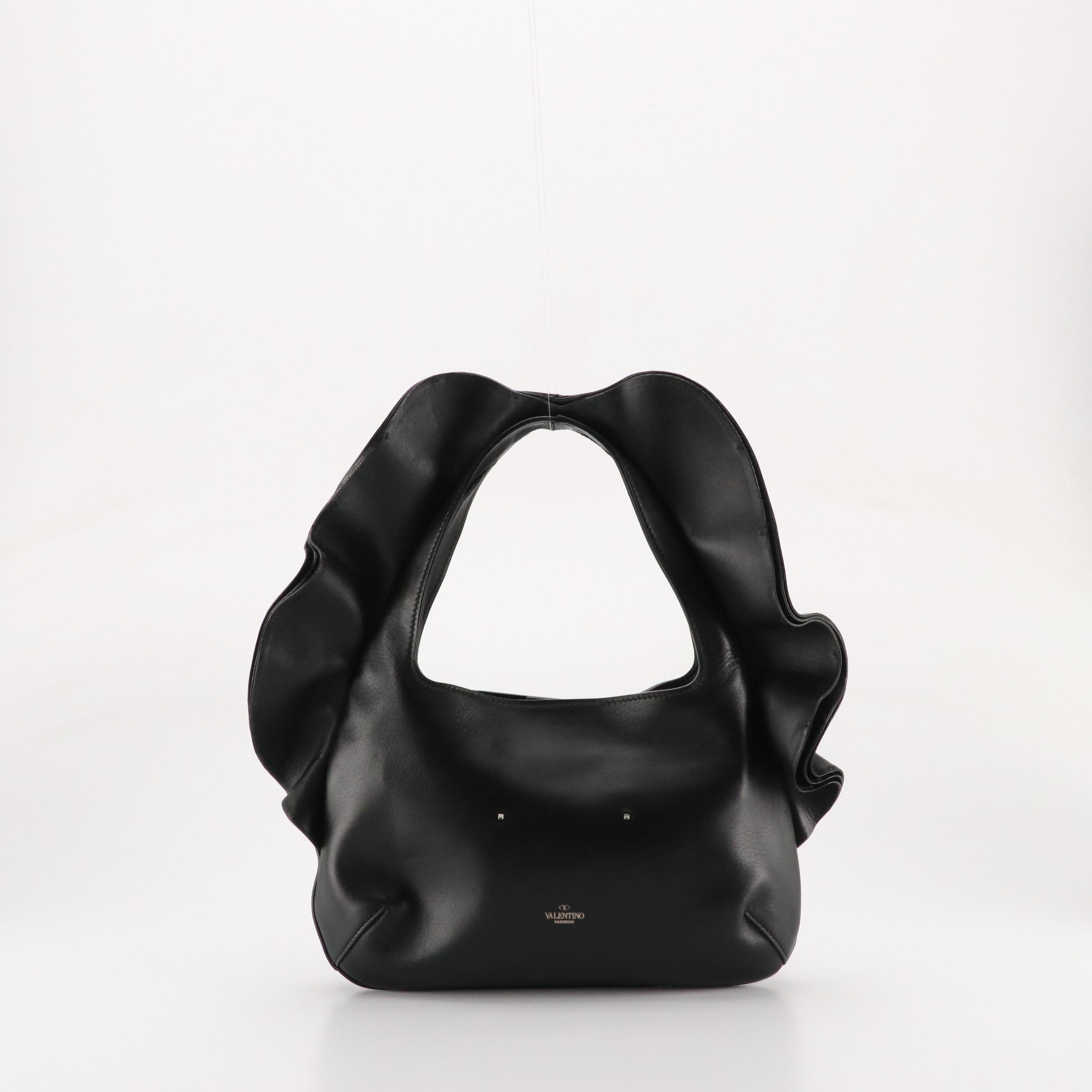 Valentino Garavani Atelier 04 Rouches Handbag in Black Nappa Leather