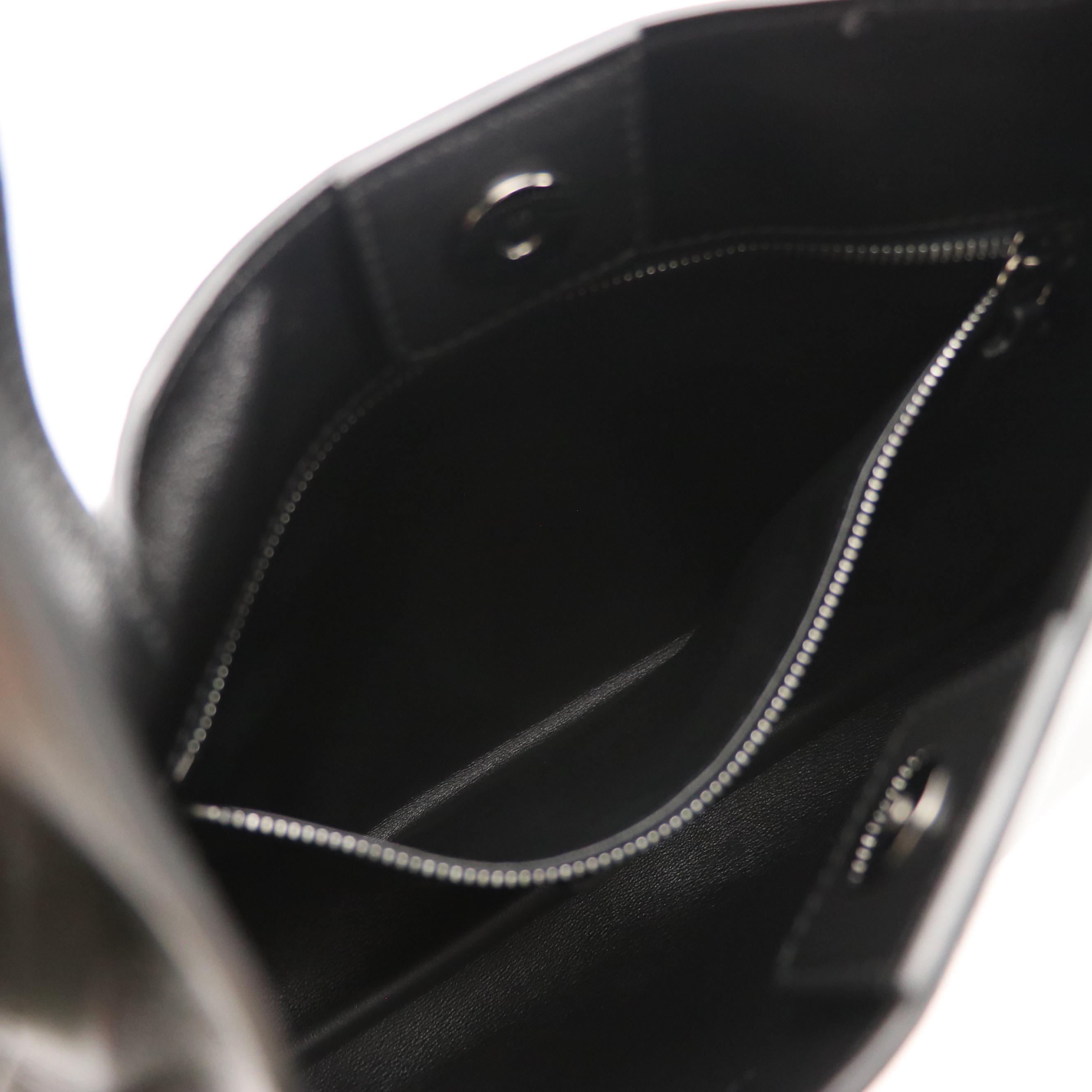 Valentino Garavani Atelier 04 Rouches Handbag in Black Nappa Leather