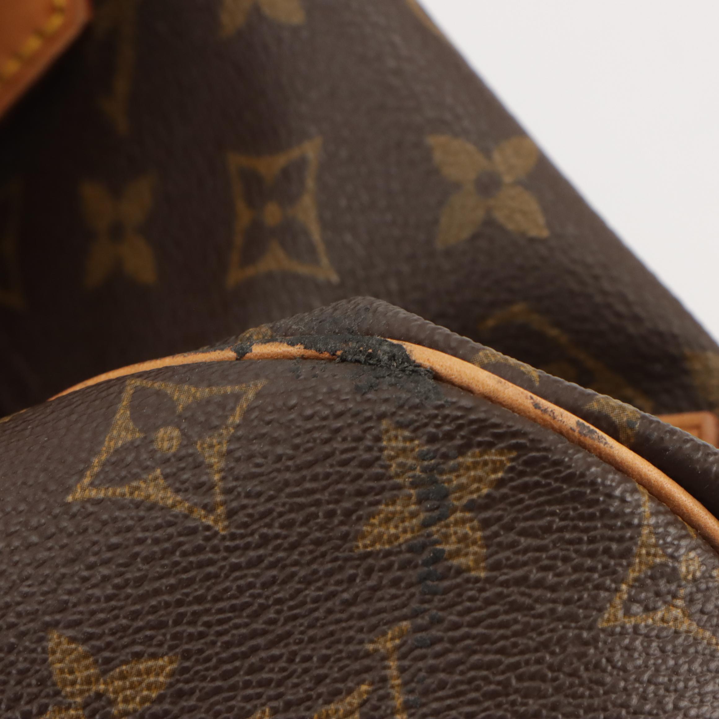 Louis Vuitton Speedy 30 Handbag in Monogram Canvas and Leather Trim