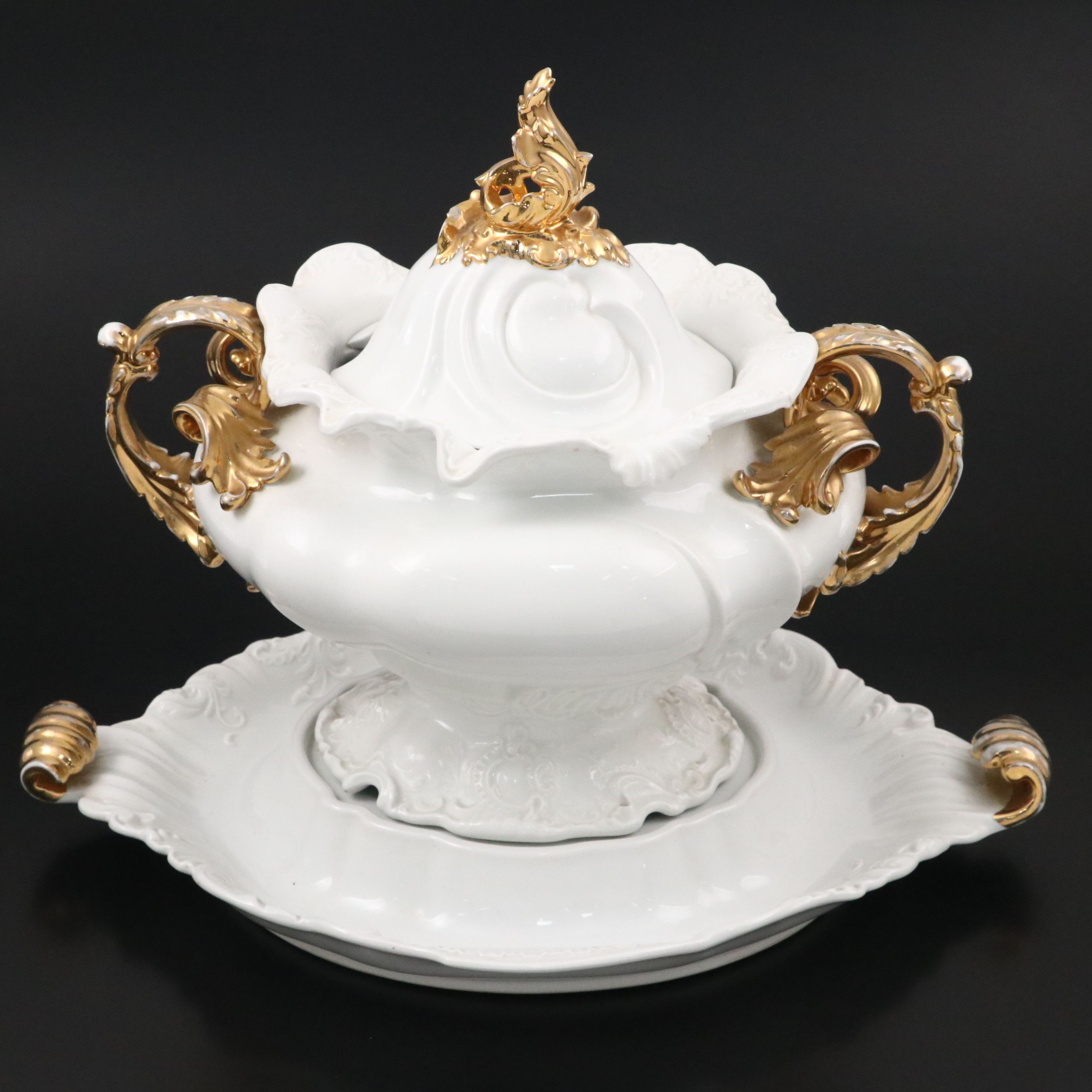 Thun Baroque Style Gilt Accented Tureen with Underplate, Mid to Late 20th C.