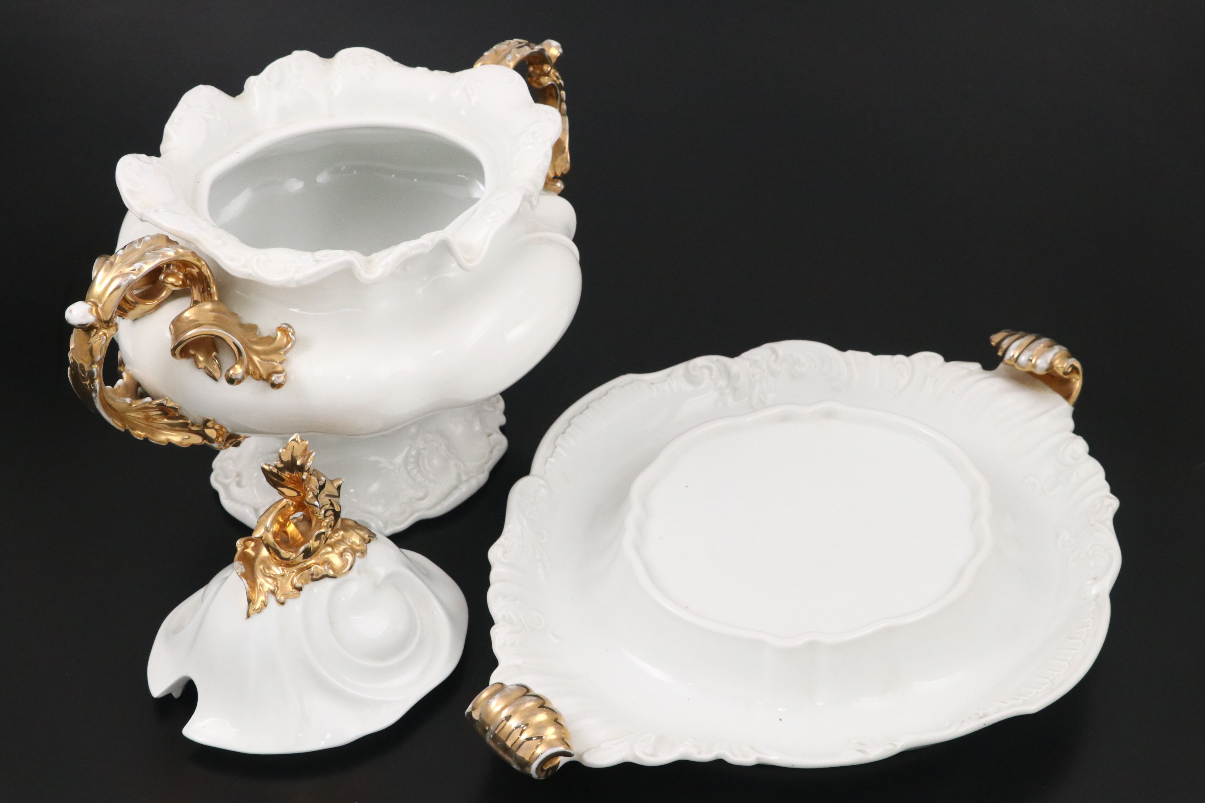 Thun Baroque Style Gilt Accented Tureen with Underplate, Mid to Late 20th C.