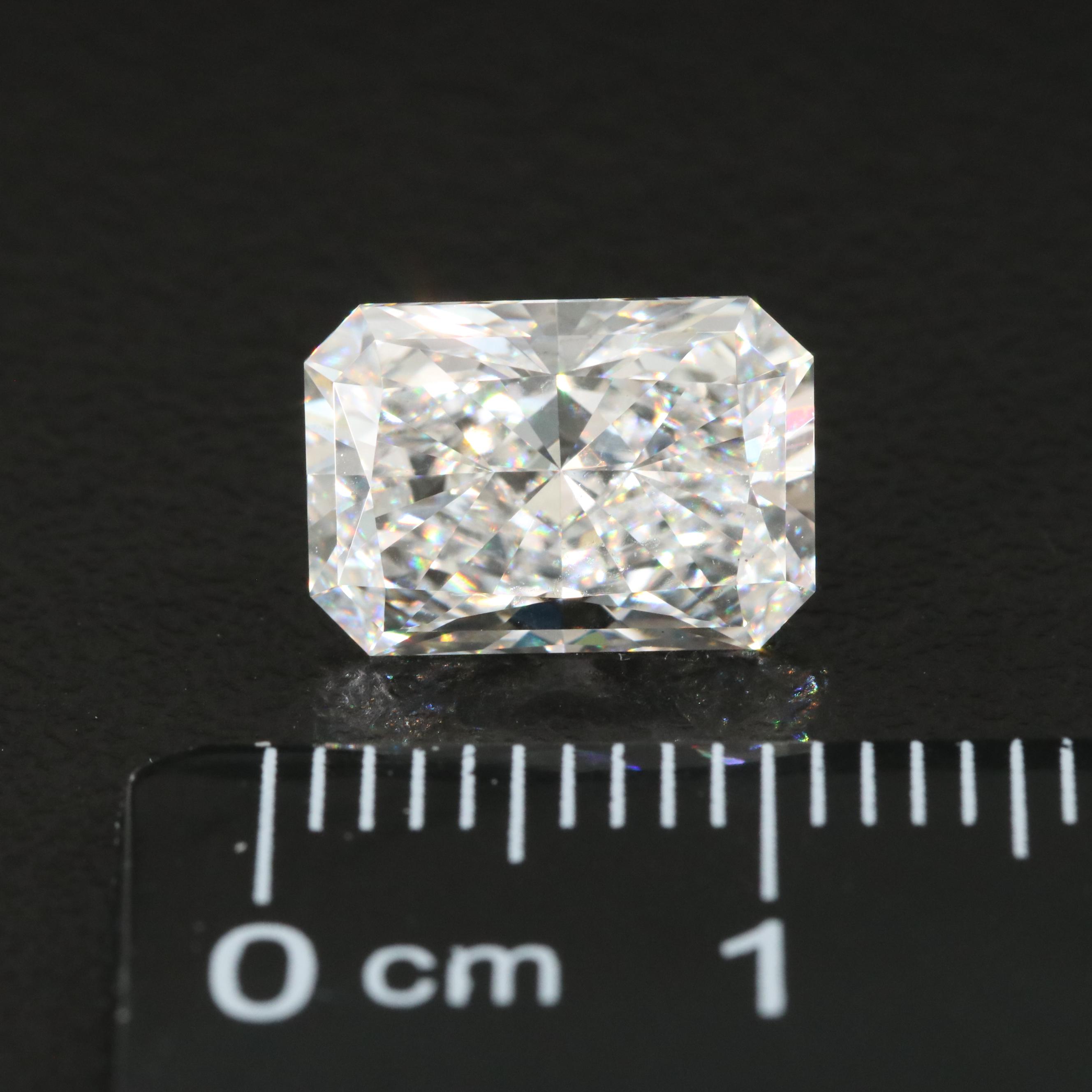Loose 3.09 CT Lab Grown Diamond with IGI Report